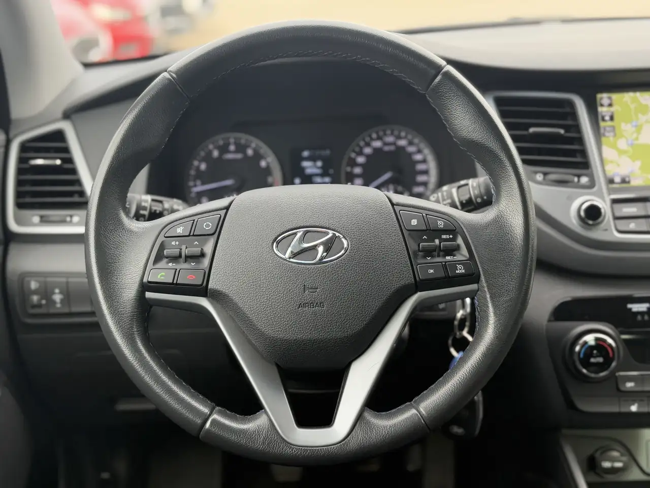 Hyundai TUCSON 1.6 GDI — photo 17 sur 26