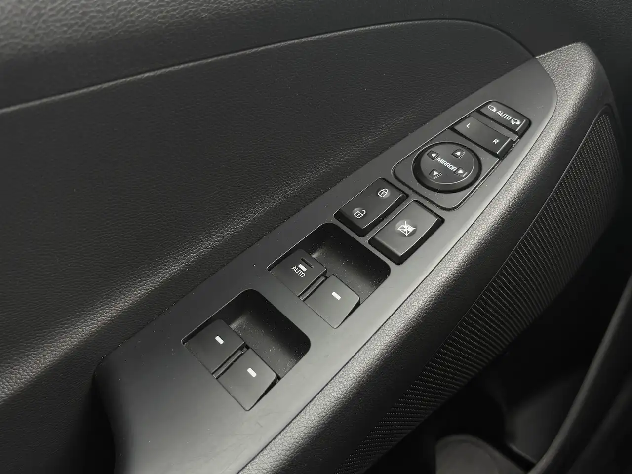Hyundai TUCSON 1.6 GDI — photo 24 sur 26