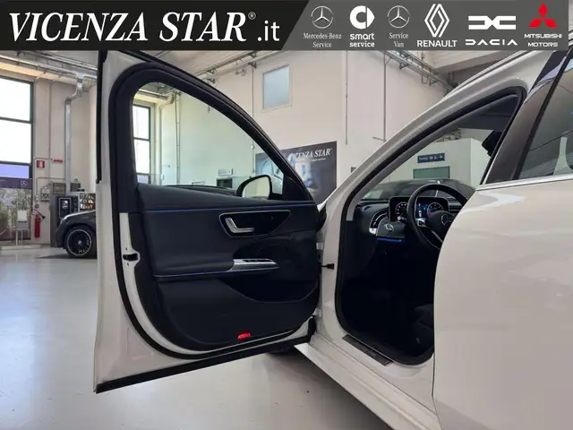 Mercedes-Benz E-Class view 12