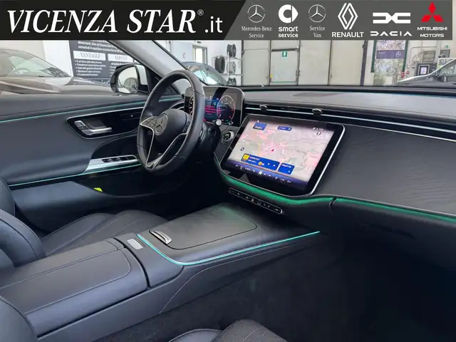 Mercedes-Benz E-Class view 9