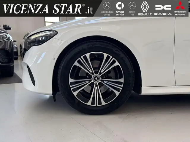 Mercedes-Benz E-Class view 3