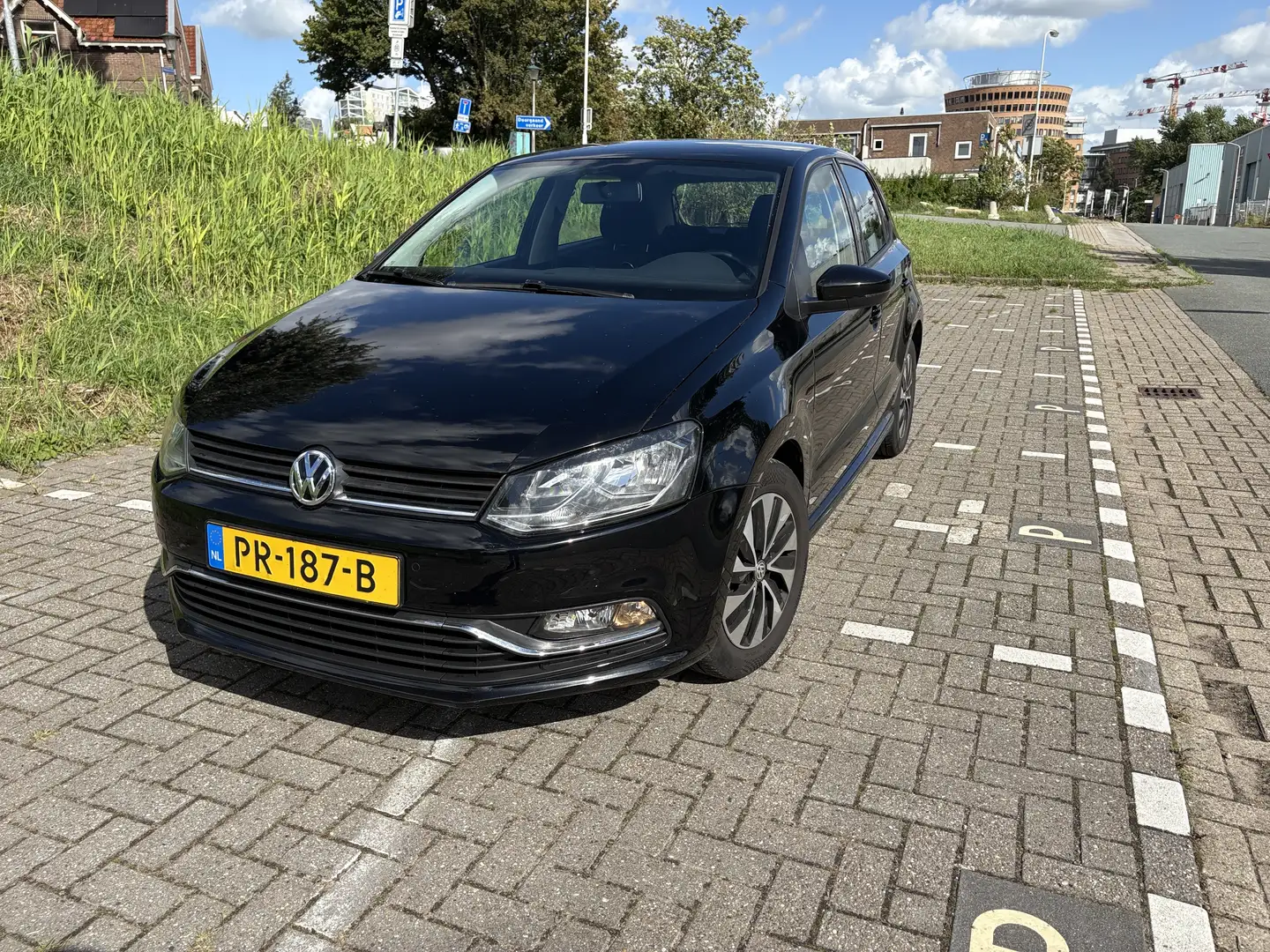 Volkswagen Polo 1.0 TSI 95PK AppleCarplay/ Airco/ Bleutooth Zwart - 2