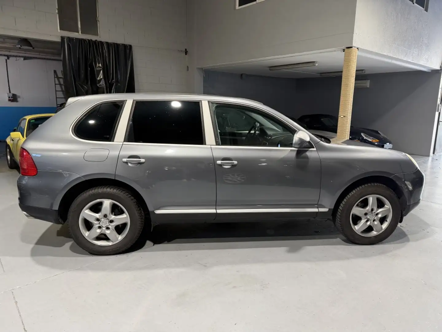 Porsche Cayenne Grau - 2