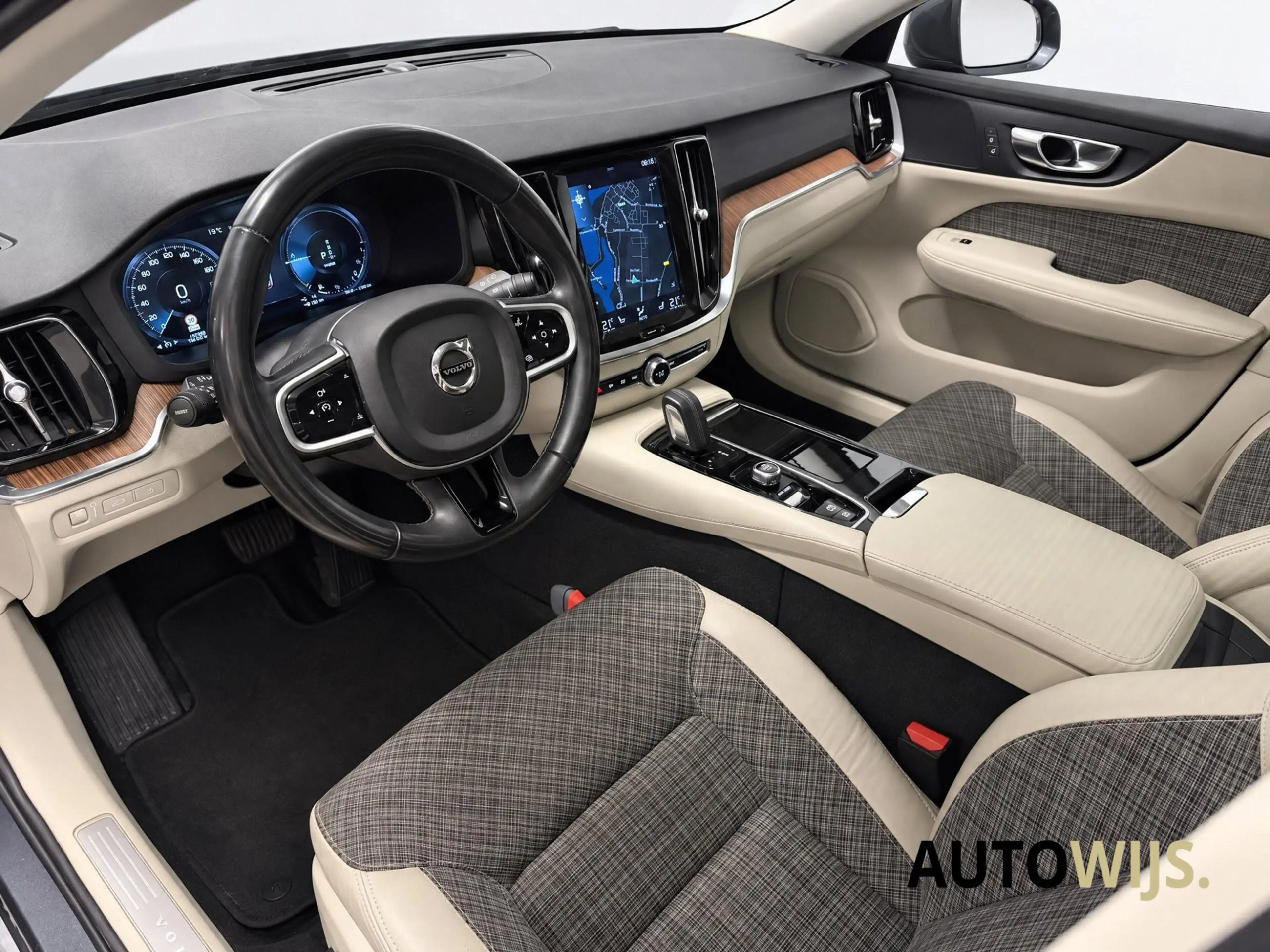 Volvo V60 2.0 T6 Twin Engine AWD Momentum Pro|PANO|CAMERA|ST — photo 9