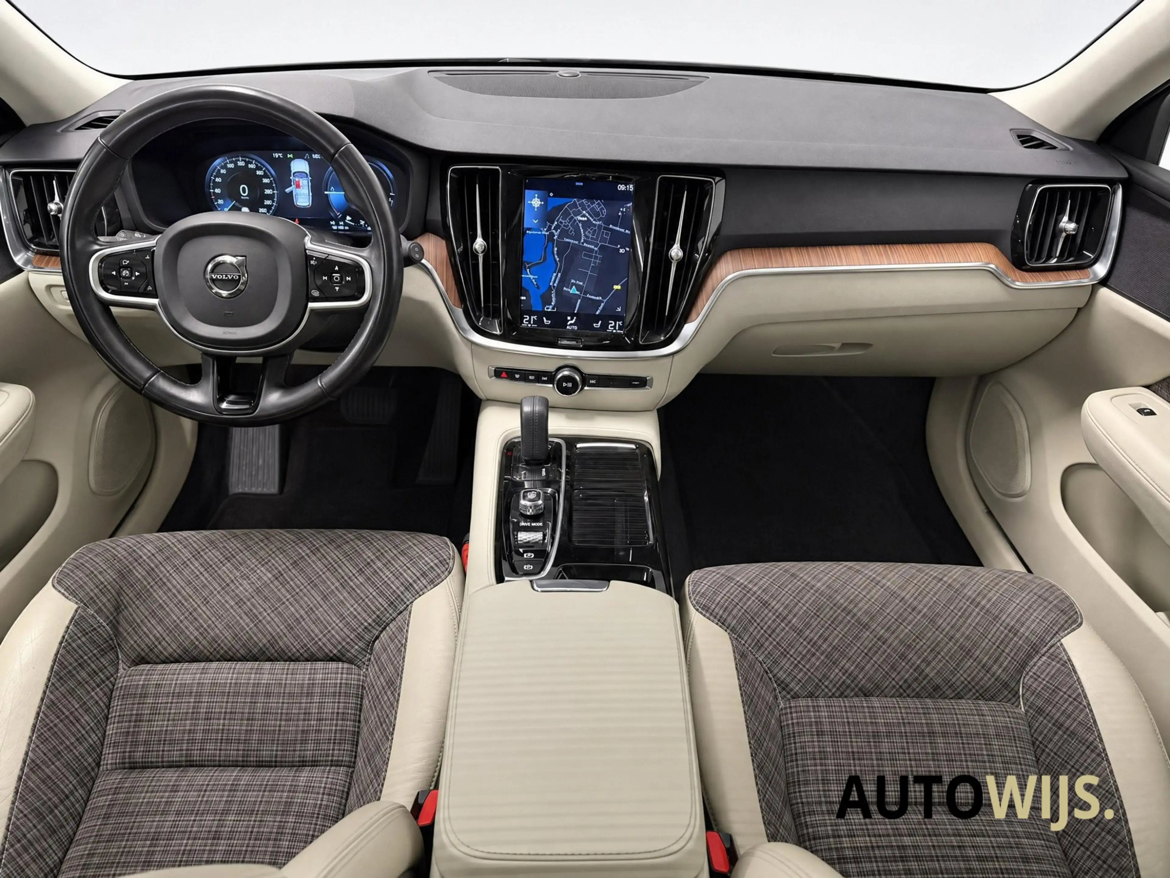 Volvo V60 2.0 T6 Twin Engine AWD Momentum Pro|PANO|CAMERA|ST — photo 3