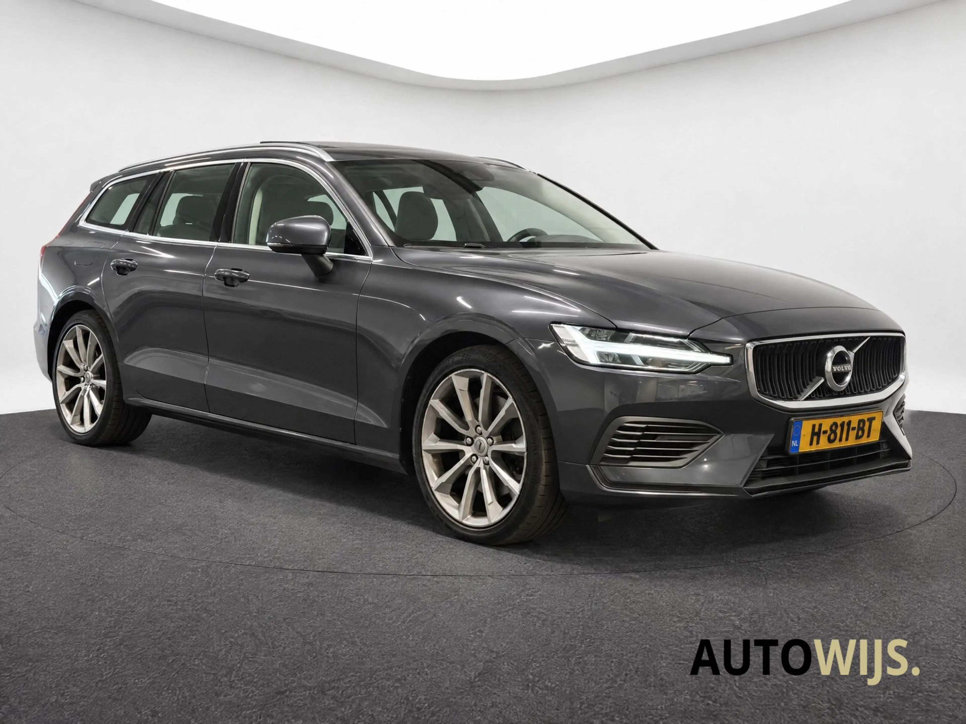 Volvo V60 2.0 T6 Twin Engine AWD Momentum Pro|PANO|CAMERA|ST — photo 13