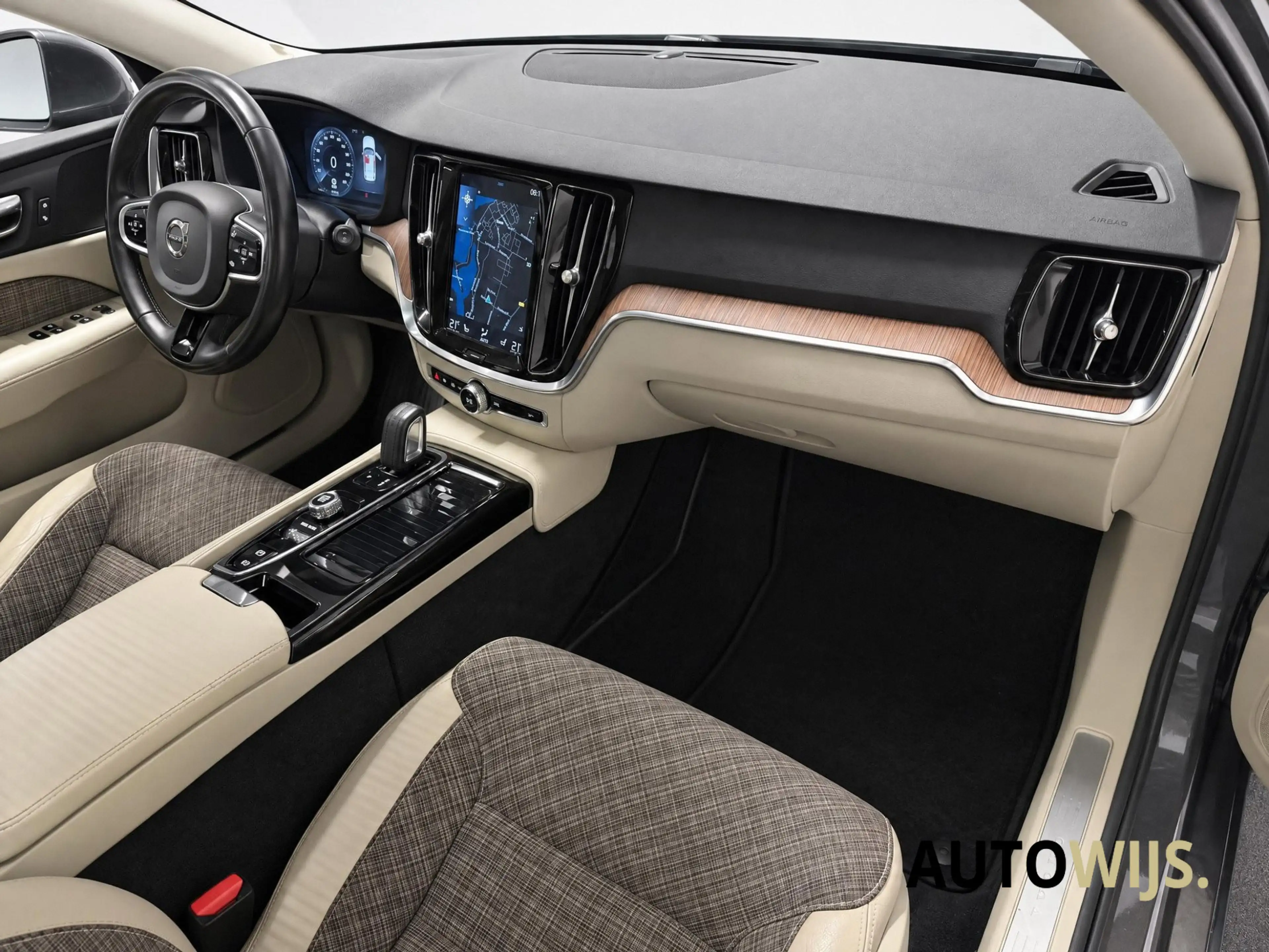 Volvo V60 2.0 T6 Twin Engine AWD Momentum Pro|PANO|CAMERA|ST — photo 15
