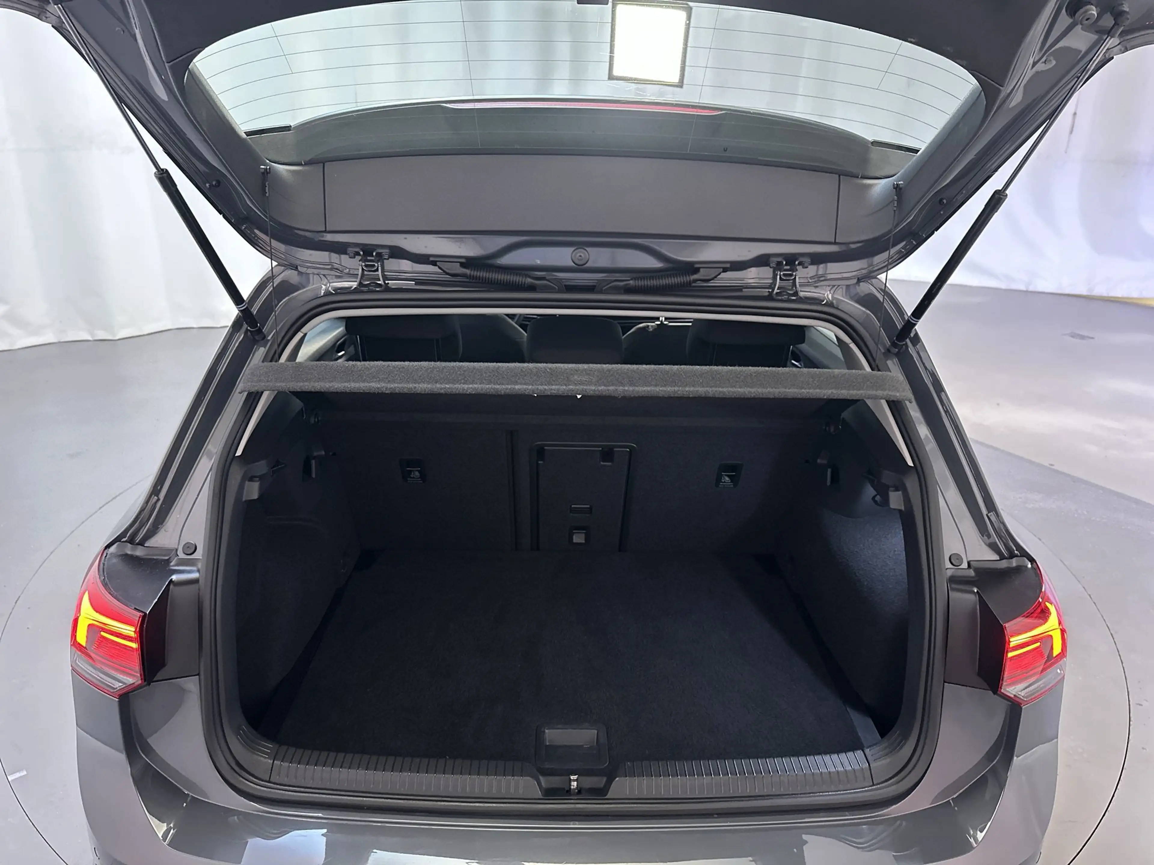 Volkswagen Golf 1.0 TSI 110pk Life Sfeerverlichting App-Connect Pa — photo 19