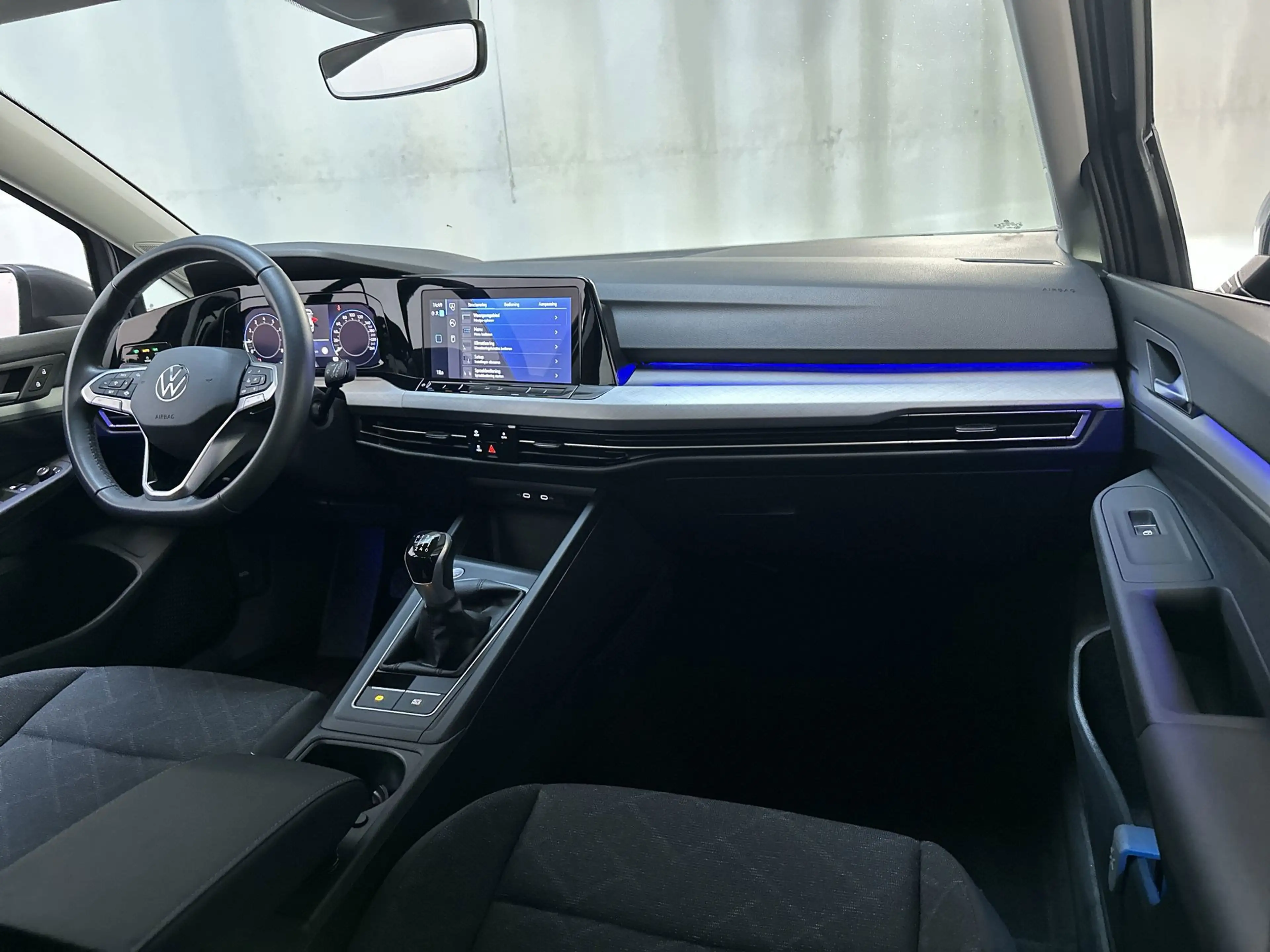 Volkswagen Golf 1.0 TSI 110pk Life Sfeerverlichting App-Connect Pa — photo 2