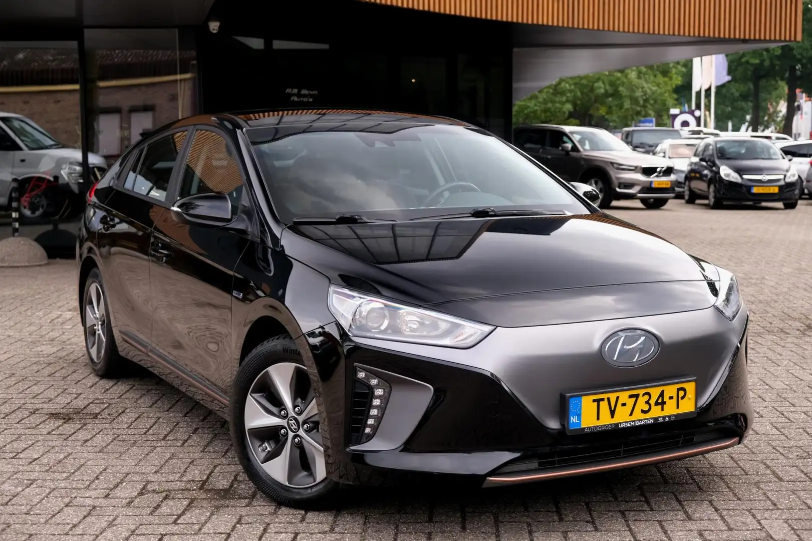 Hyundai IONIQ Comfort EV/ACC/Camera/Carplay/Keyless/LED/1e Eigen Zwart - 2