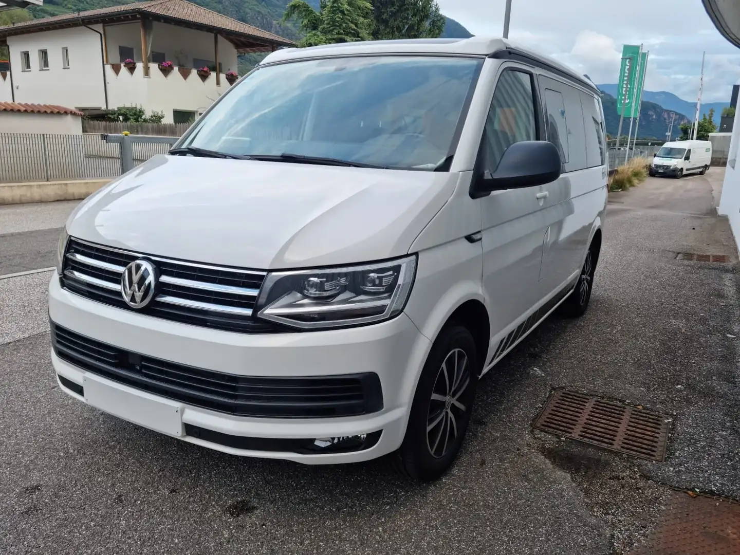 Volkswagen T6 California 2.0 TDI Beach Edition DSG Blanc - 1