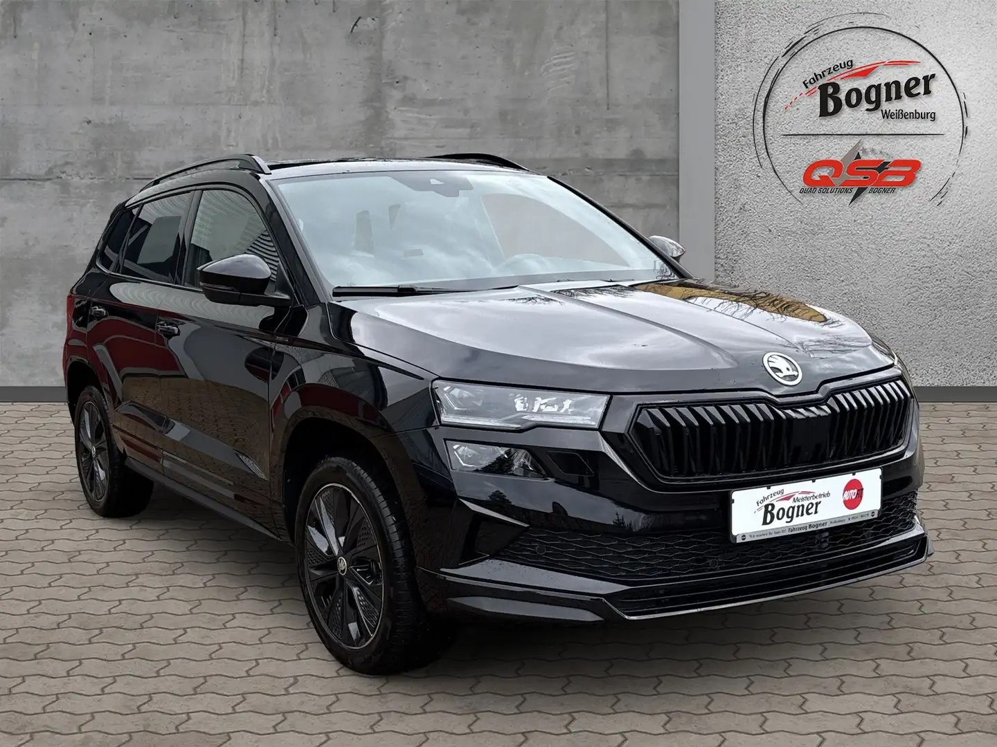 Skoda Karoq Sportline 1.5 TSI DSG AHK Pano Navi ACC Kamera Schwarz - 2