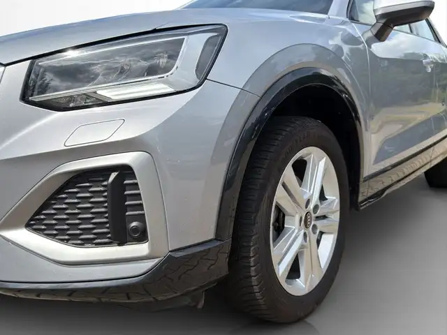 Audi Q2 view 13