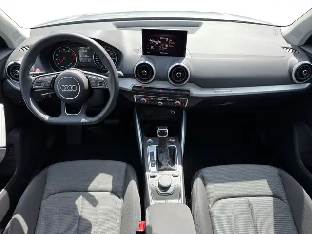 Audi Q2 view 5