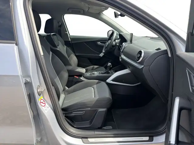 Audi Q2 view 4