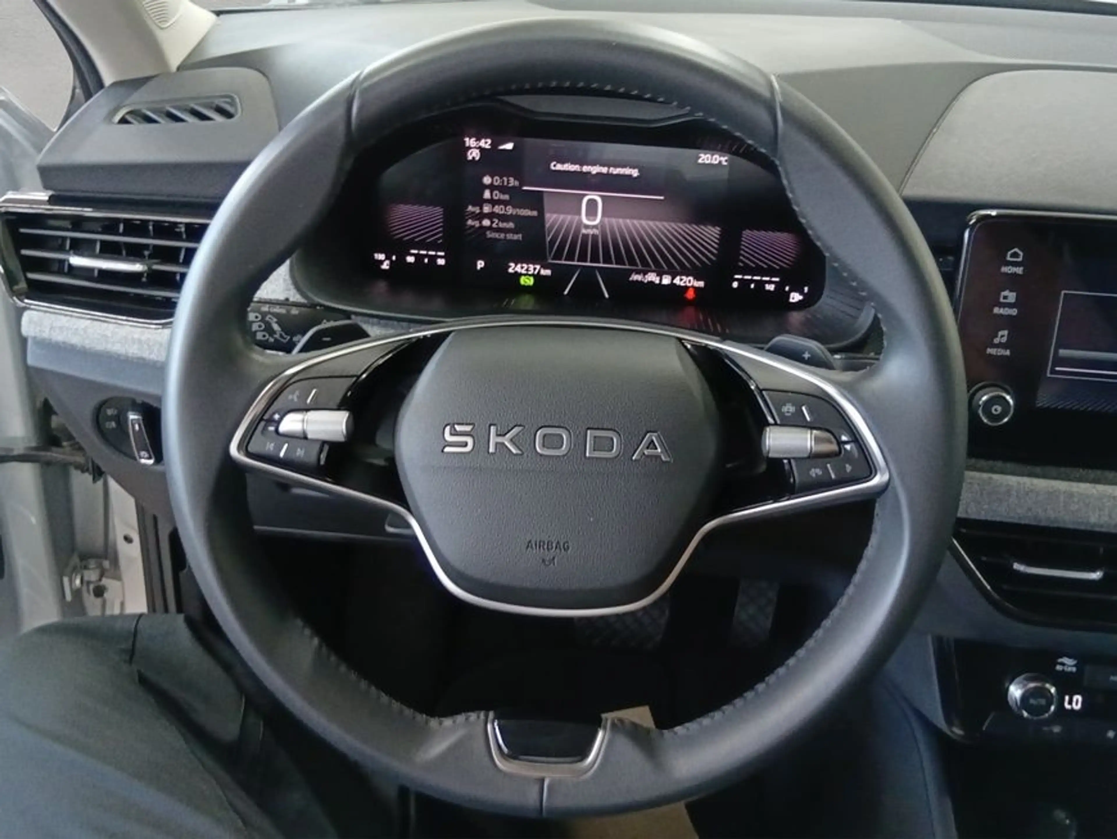 Skoda Kamiq 1.0 TSI Selection OPF — photo 11