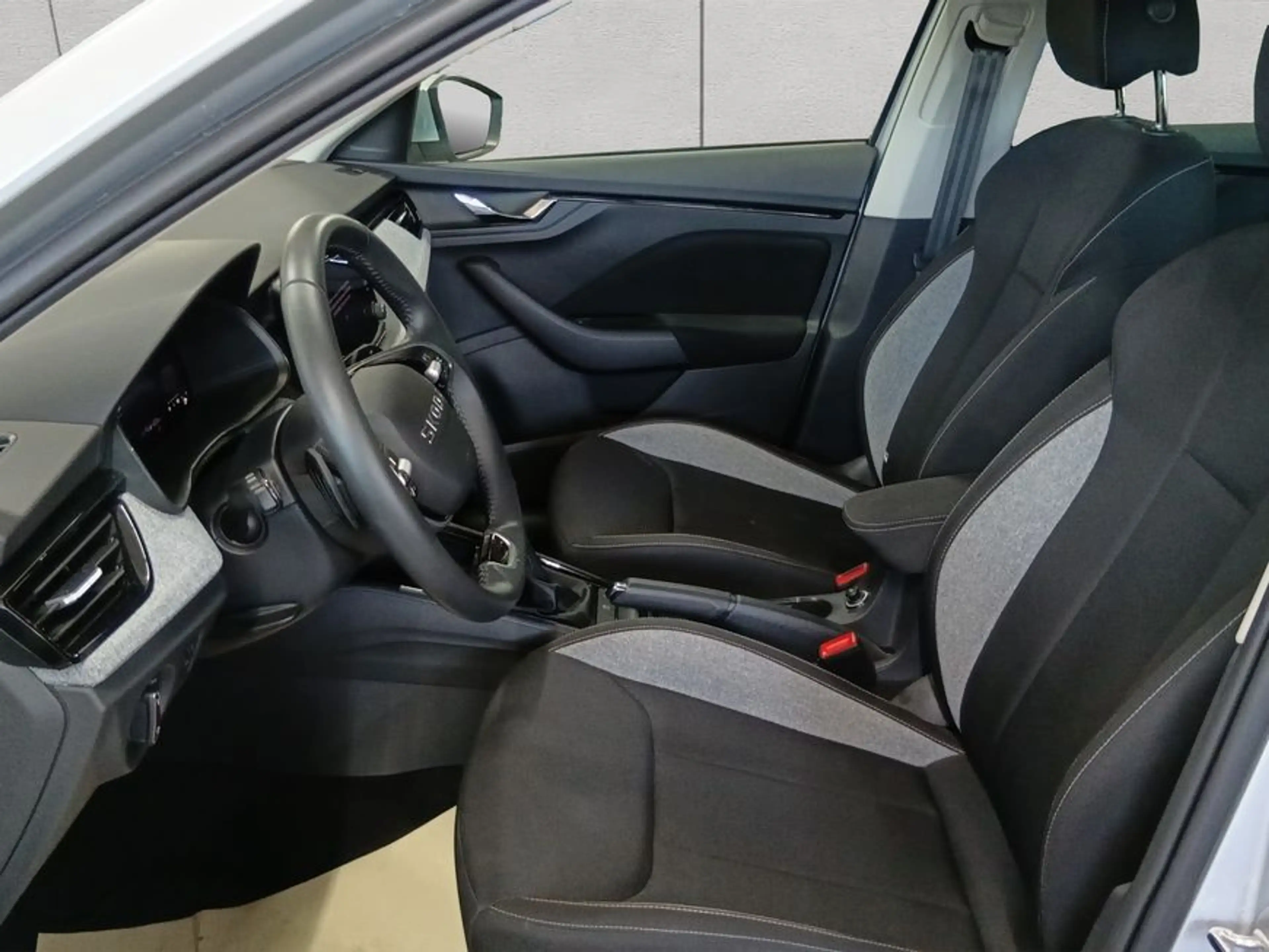 Skoda Kamiq 1.0 TSI Selection OPF — photo 10
