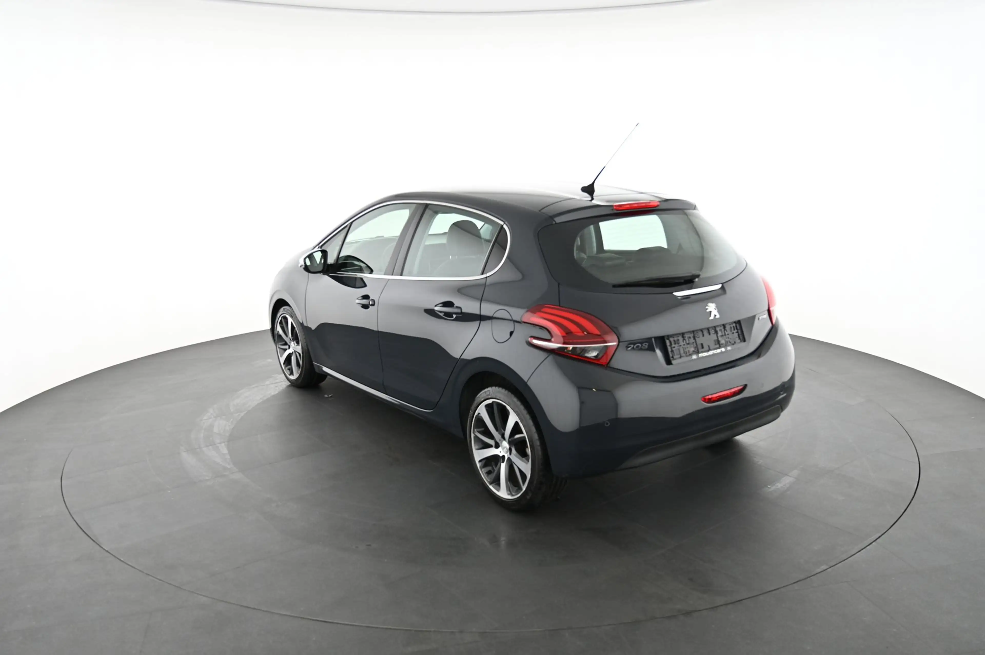 Peugeot 208 1.2 PureTech 110 Allure Pickerl NEU — photo 9