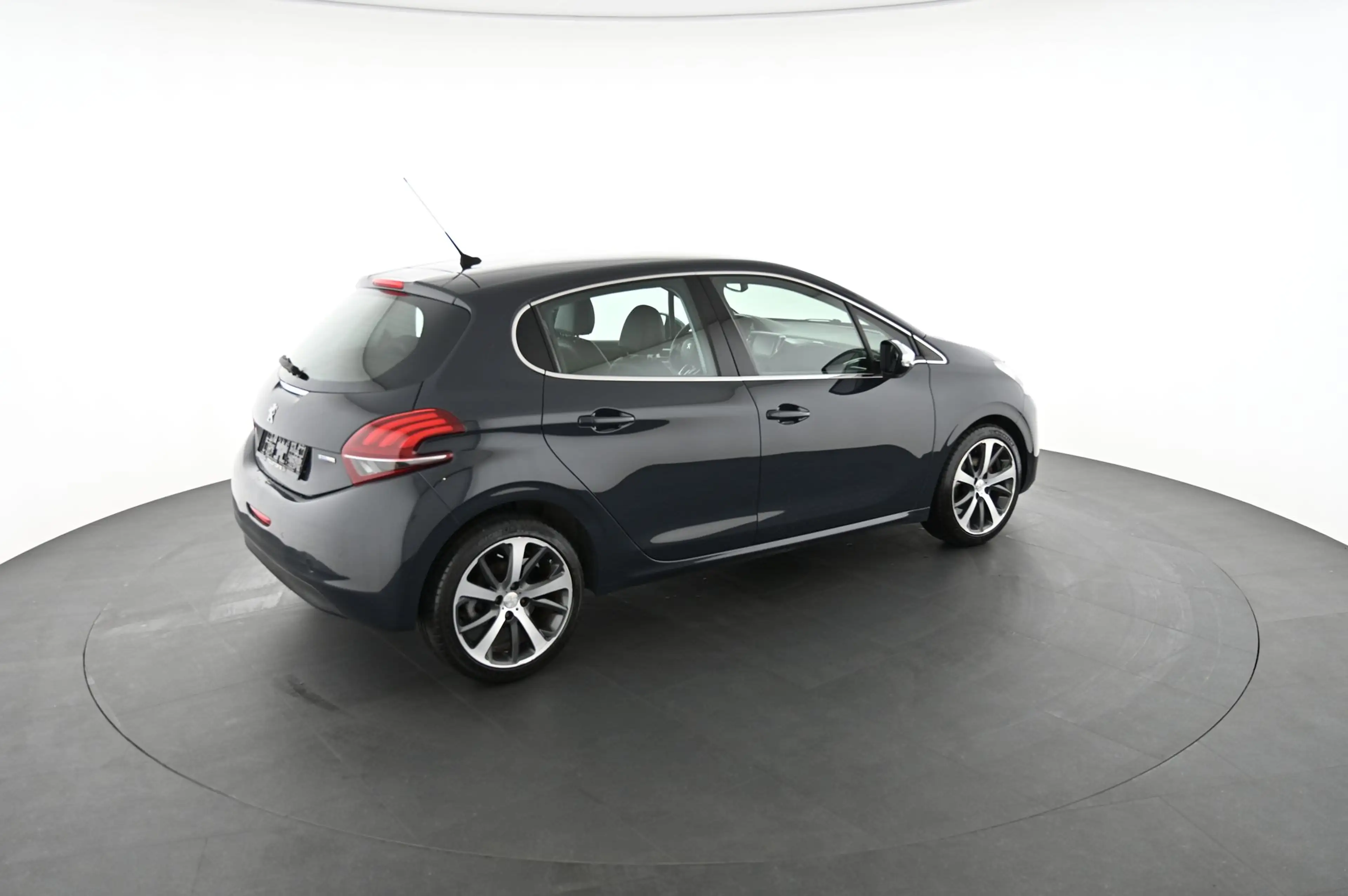 Peugeot 208 1.2 PureTech 110 Allure Pickerl NEU — photo 4