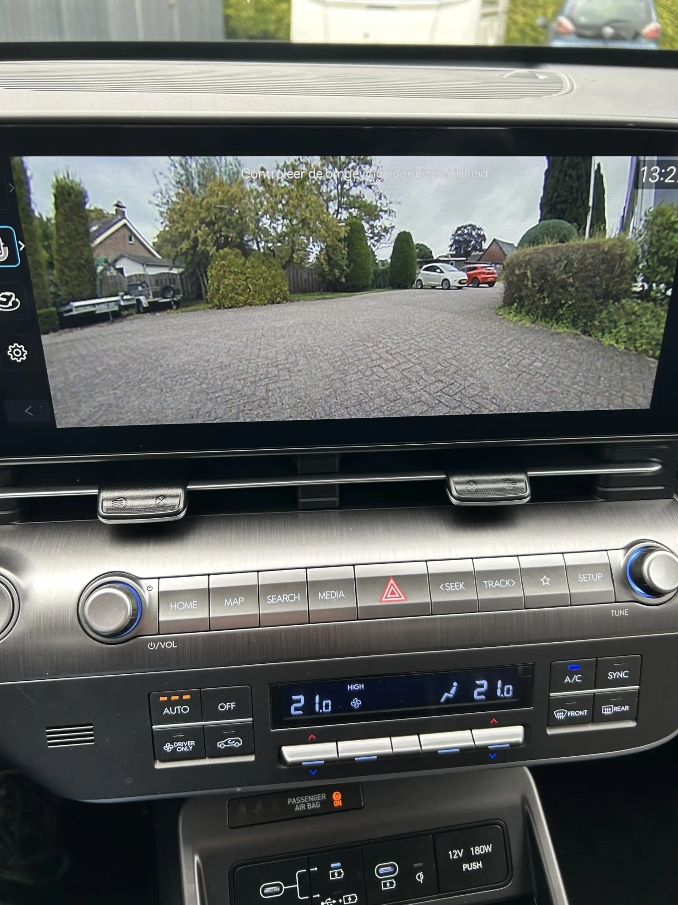 Hyundai KONA 1.6 GDI HEV Premium — photo 17