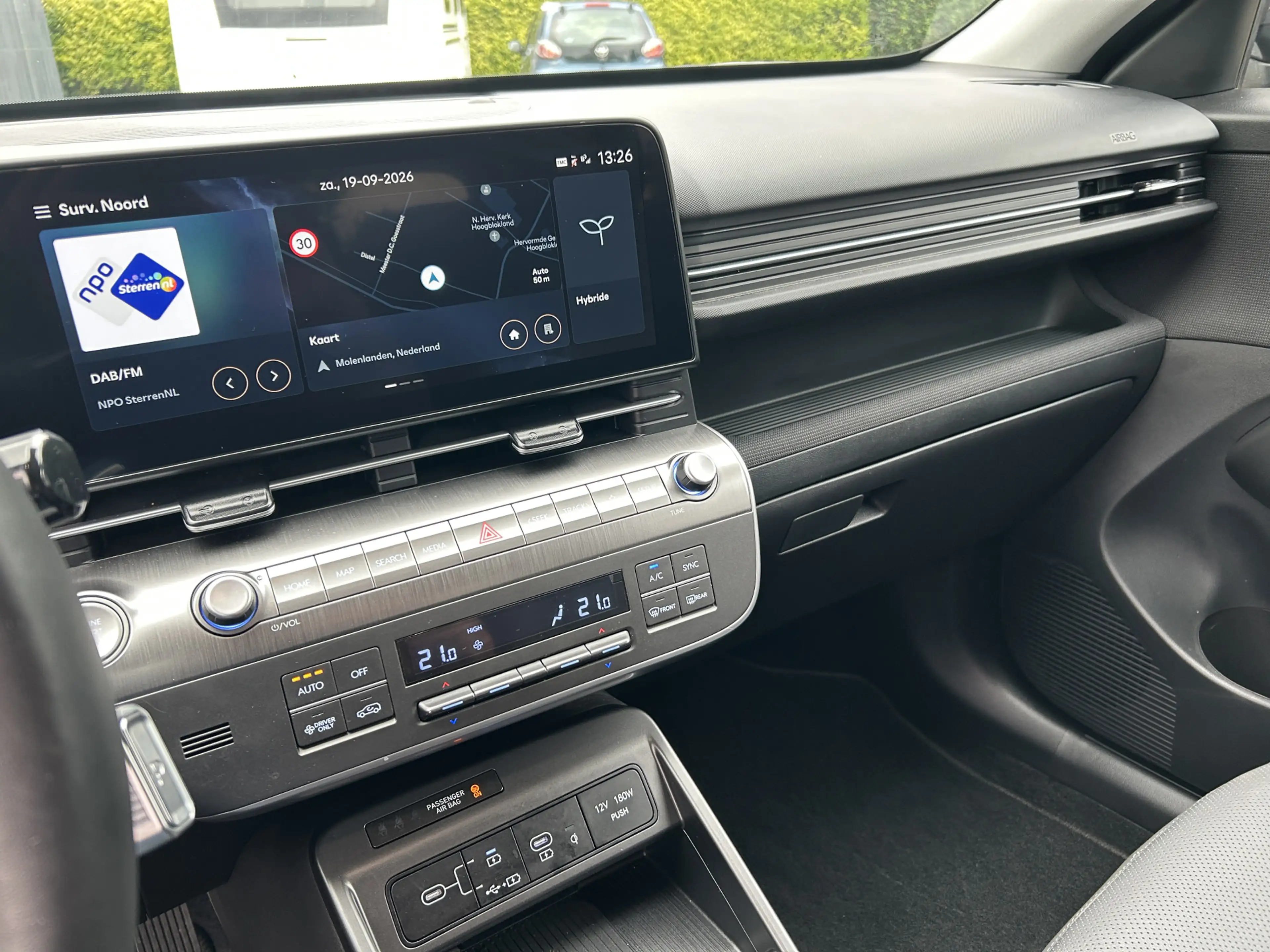 Hyundai KONA 1.6 GDI HEV Premium — photo 16