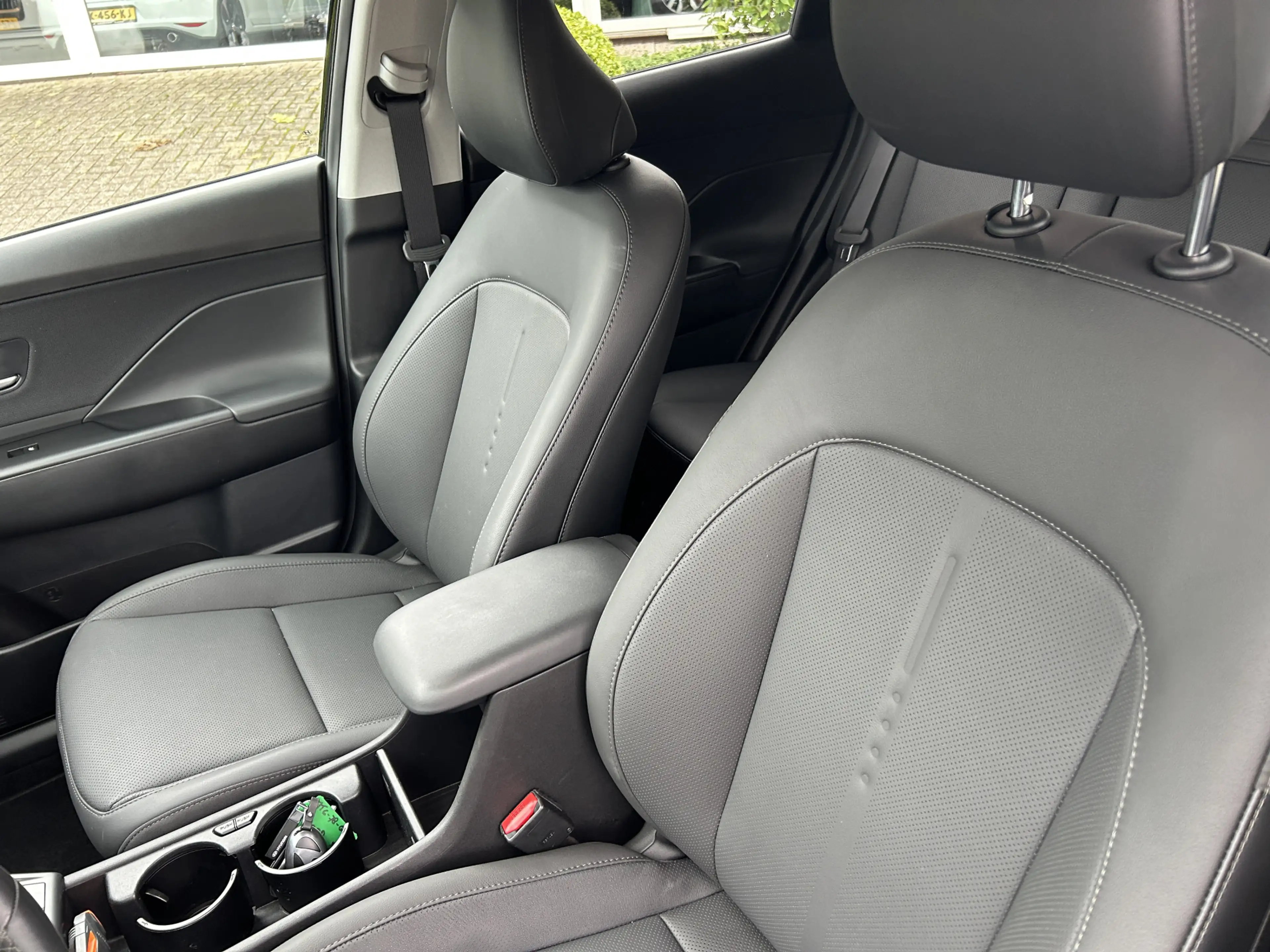 Hyundai KONA 1.6 GDI HEV Premium — photo 12