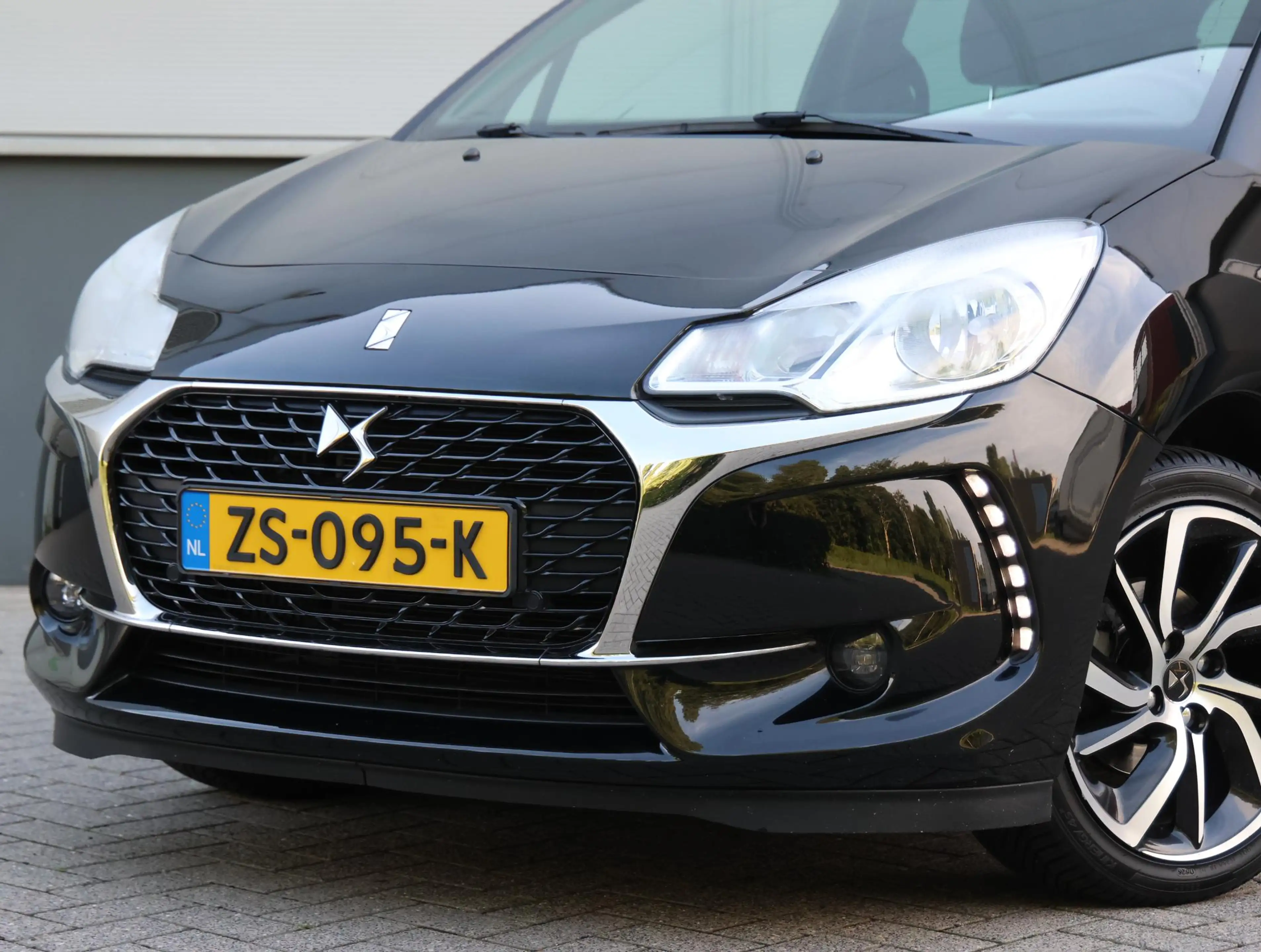 DS Automobiles DS 3 1.2 PureTech Connected Chic | Automaat | LM Velgen — photo 6