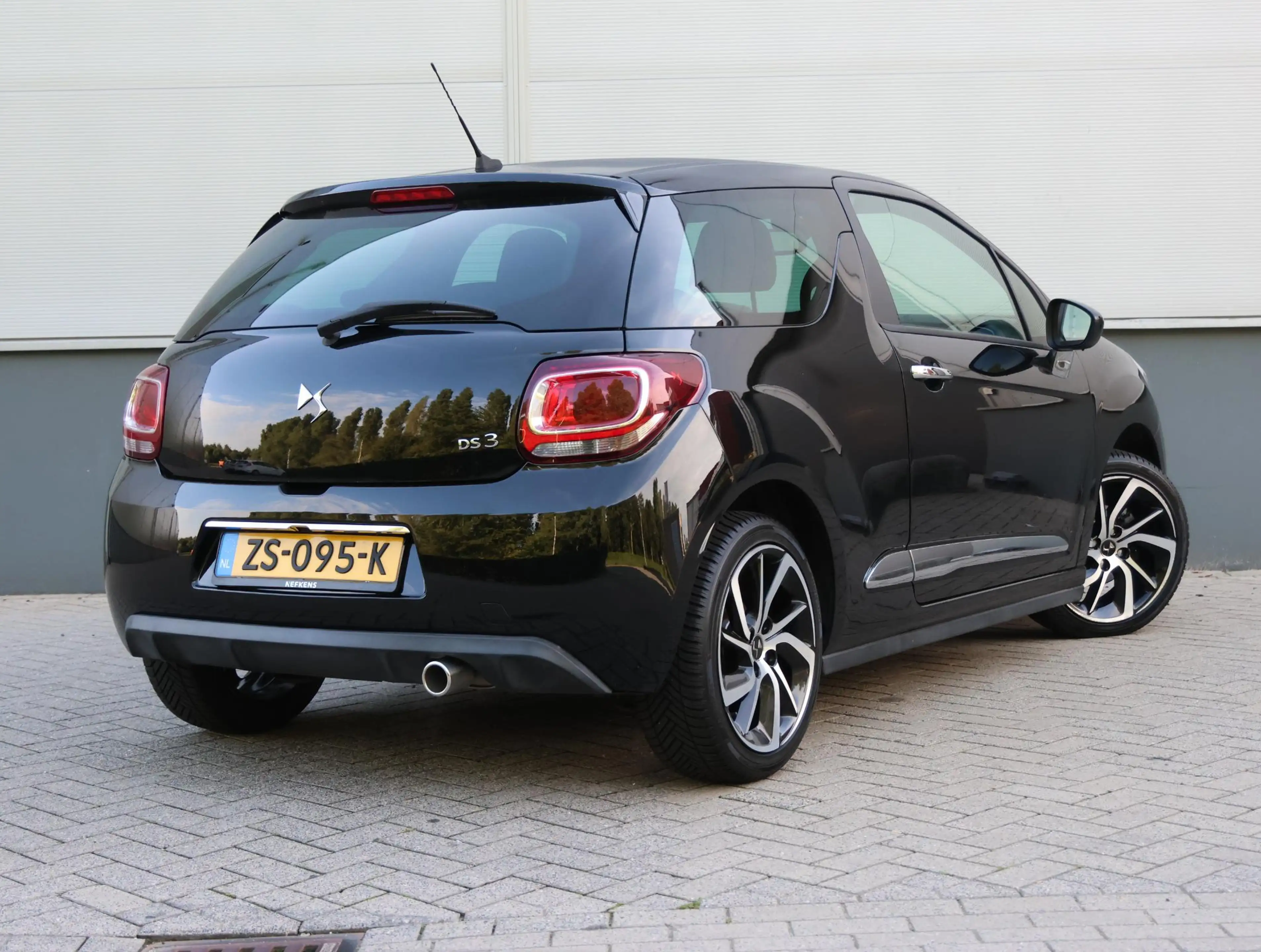 DS Automobiles DS 3 1.2 PureTech Connected Chic | Automaat | LM Velgen — photo 3