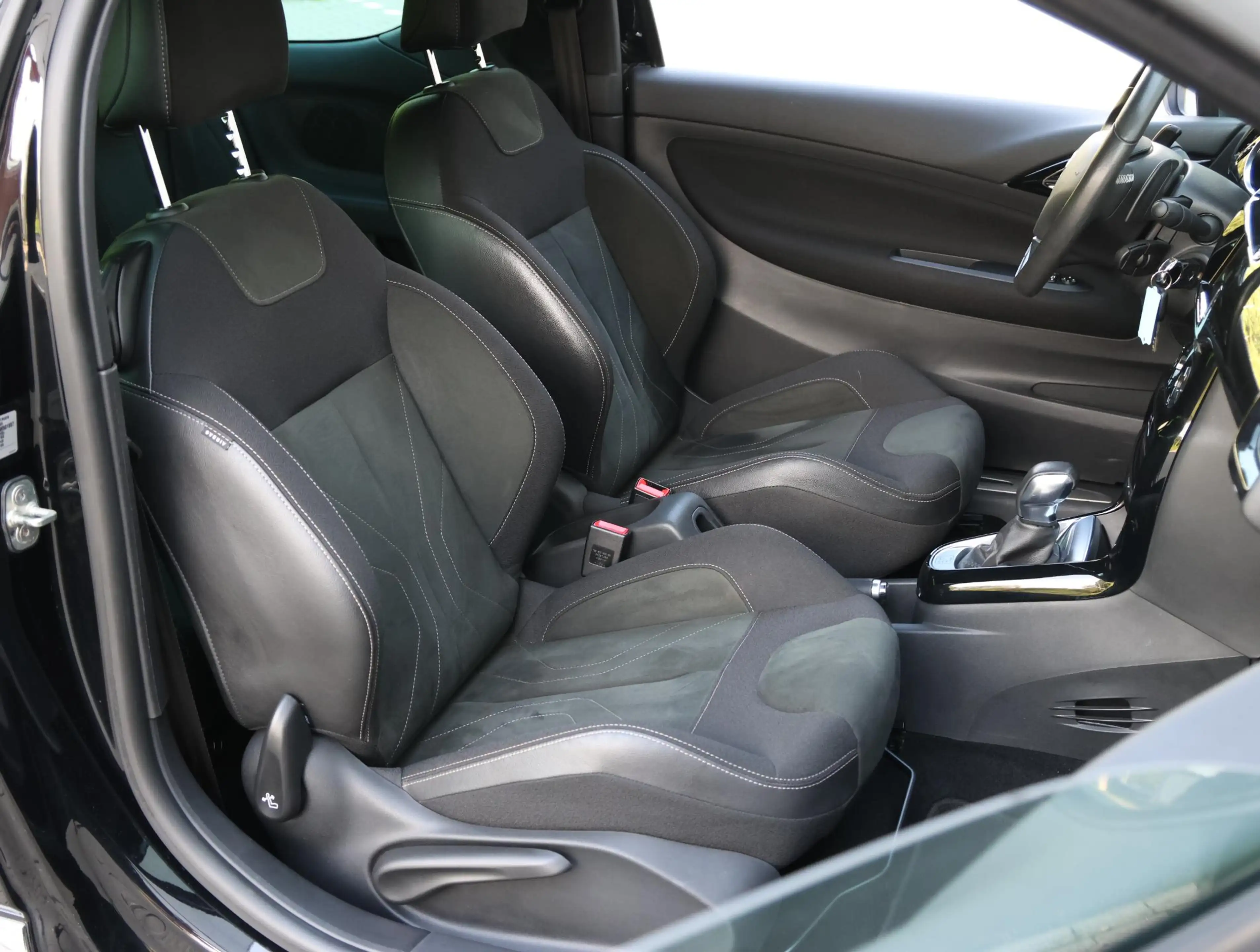 DS Automobiles DS 3 1.2 PureTech Connected Chic | Automaat | LM Velgen — photo 10