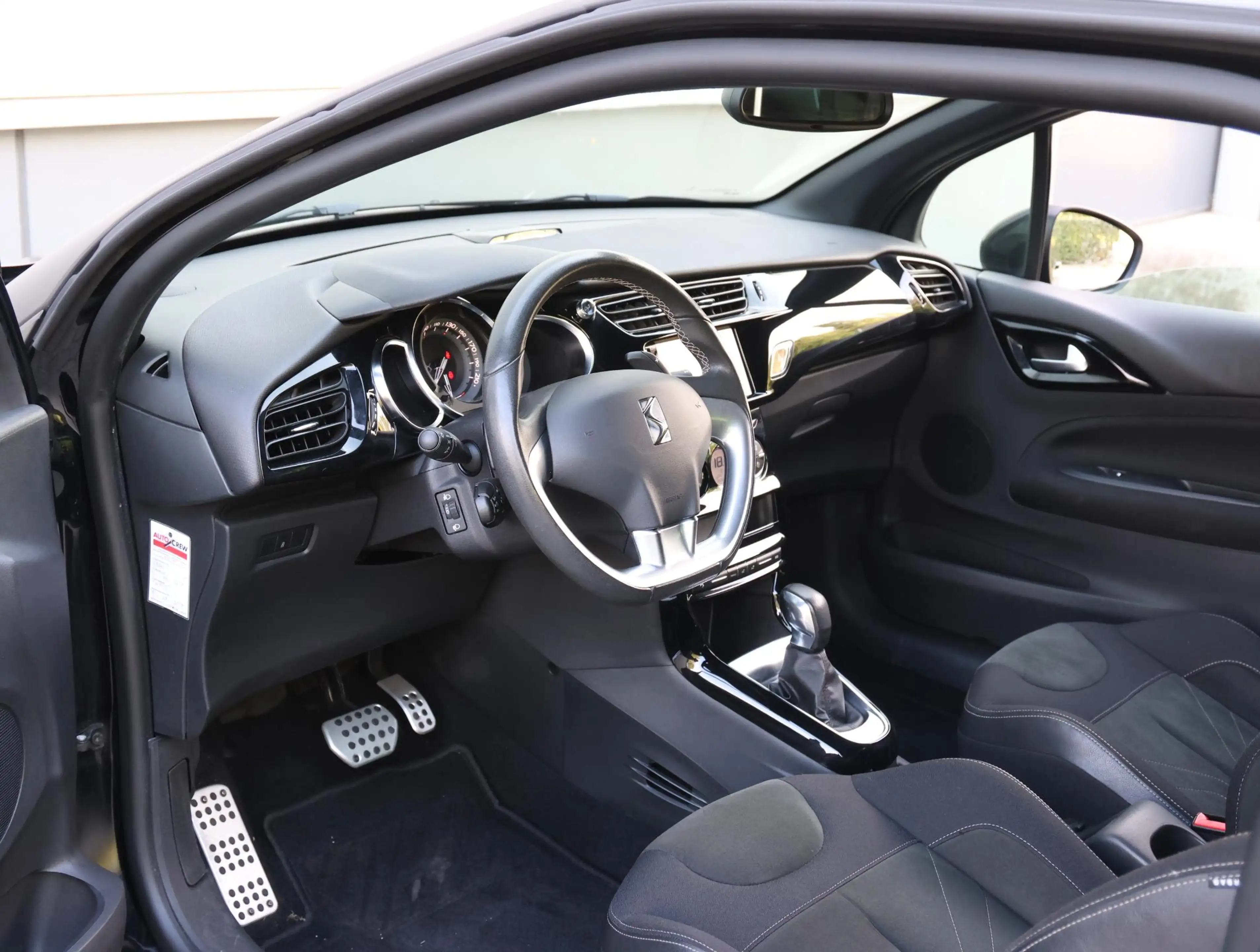 DS Automobiles DS 3 1.2 PureTech Connected Chic | Automaat | LM Velgen — photo 11