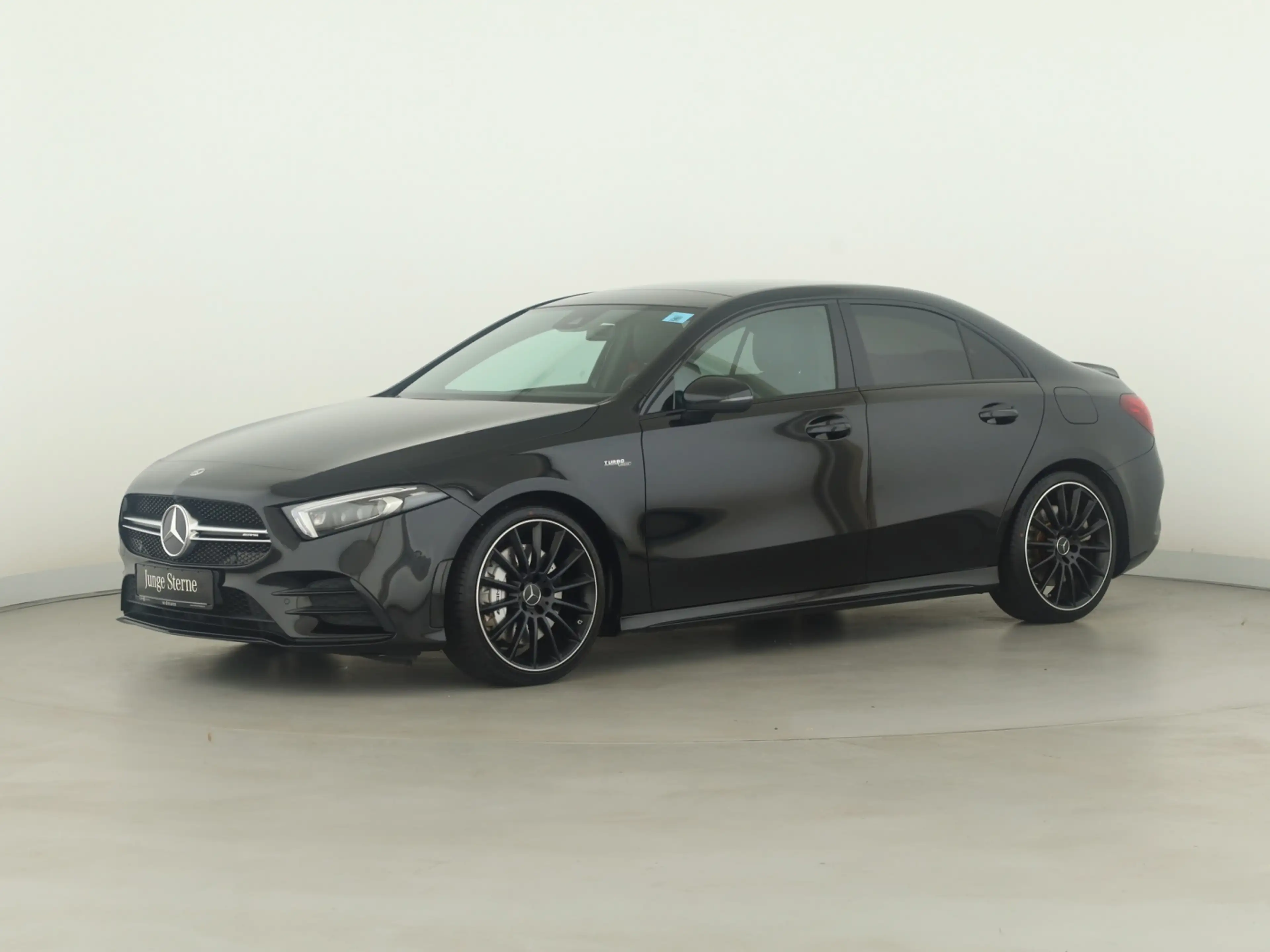 Mercedes-Benz A 35 AMG 4M *Multibeam*Panorama*PTS*Kamera*SHZG* — photo 5
