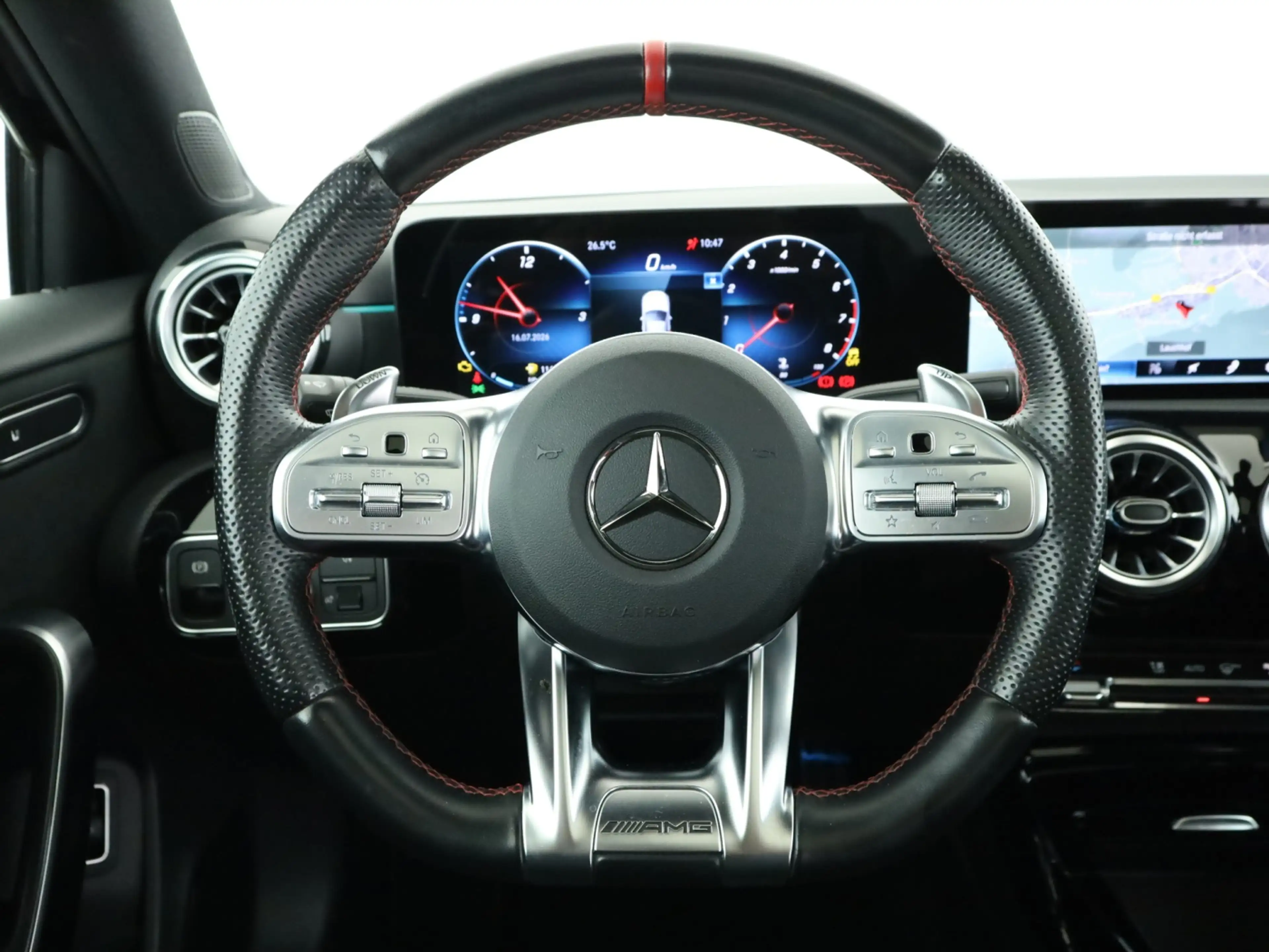 Mercedes-Benz A 35 AMG 4M *Multibeam*Panorama*PTS*Kamera*SHZG* — photo 11