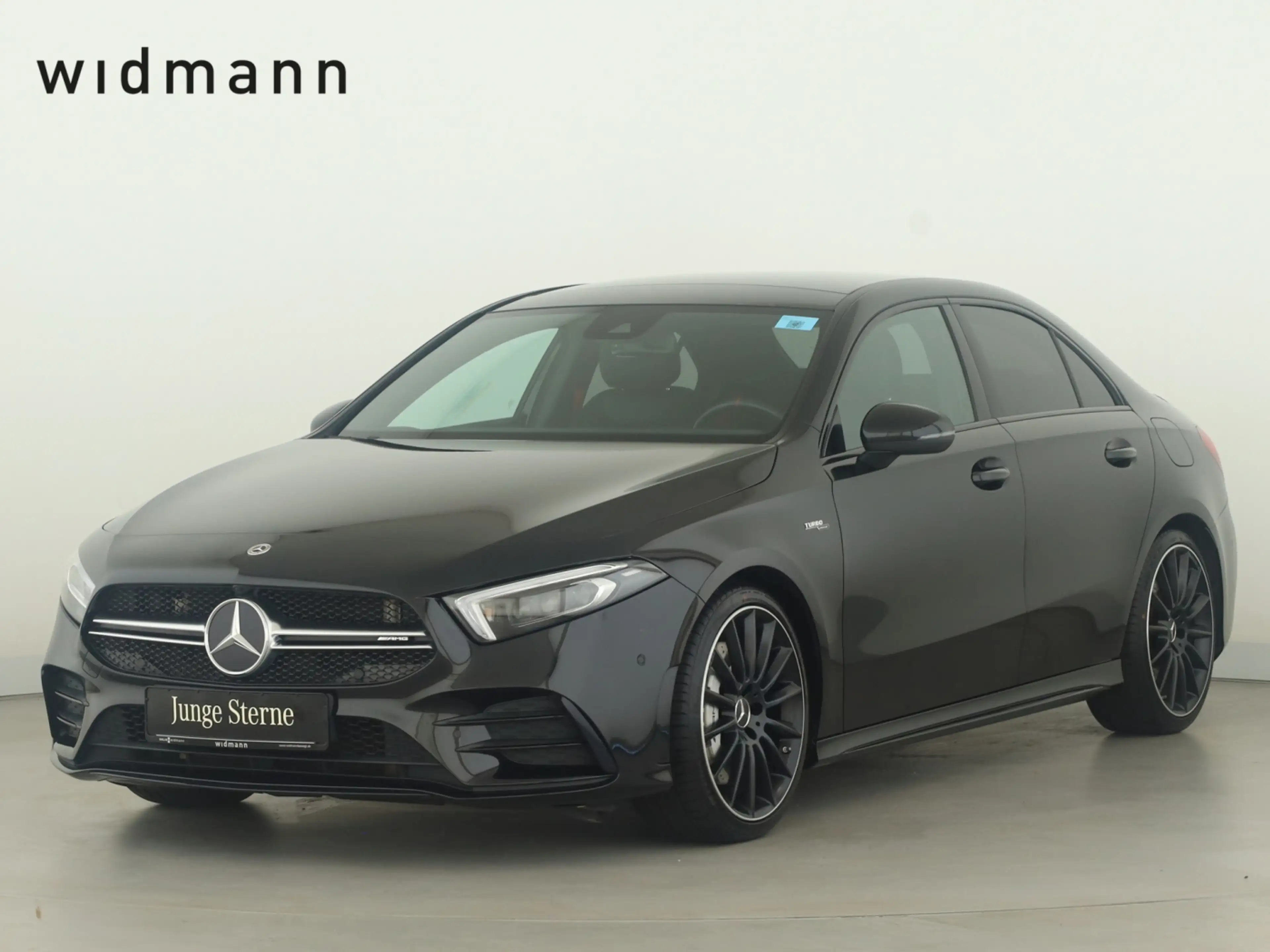 Mercedes-Benz A 35 AMG 4M *Multibeam*Panorama*PTS*Kamera*SHZG*