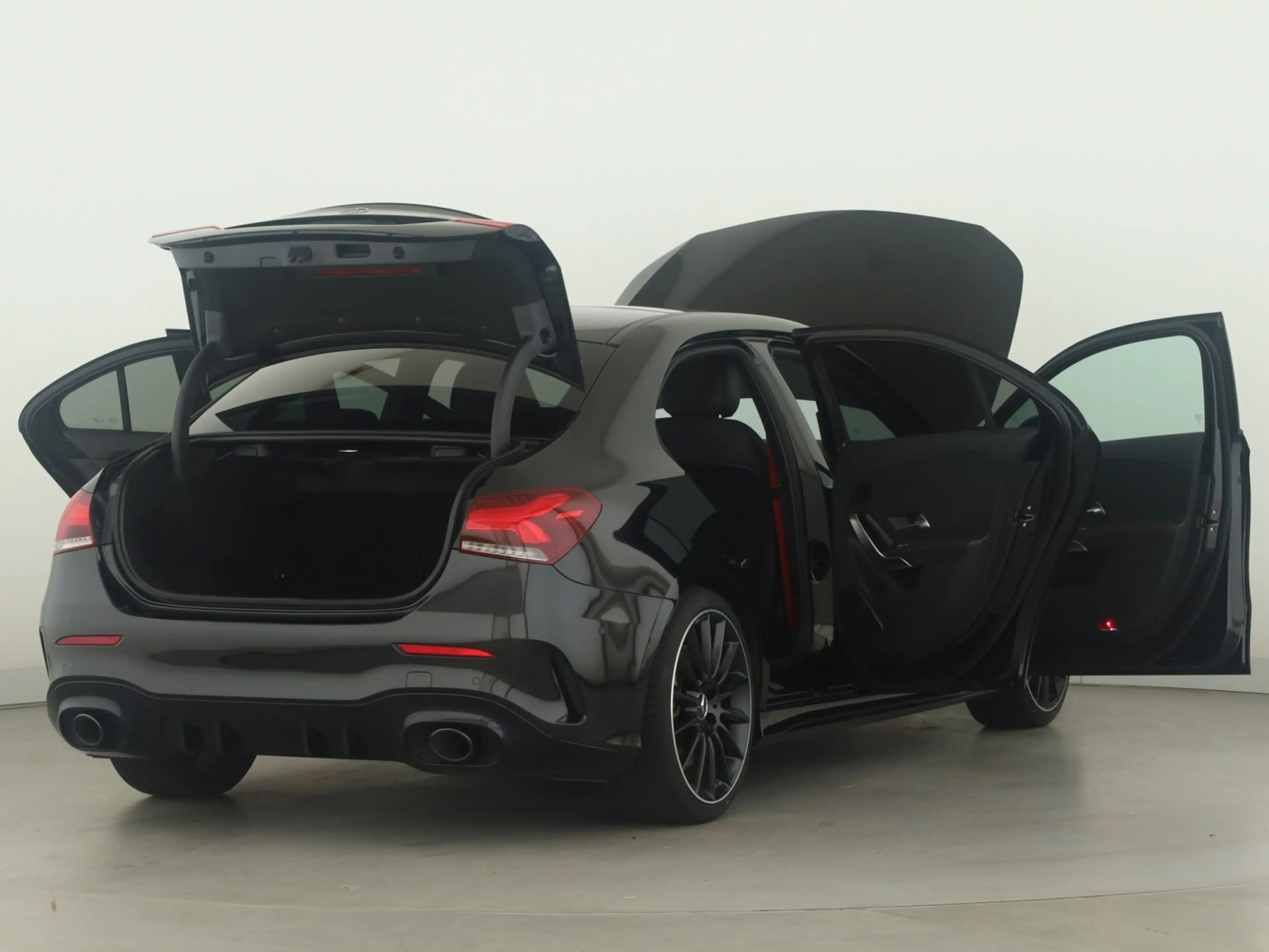 Mercedes-Benz A 35 AMG 4M *Multibeam*Panorama*PTS*Kamera*SHZG* — photo 9