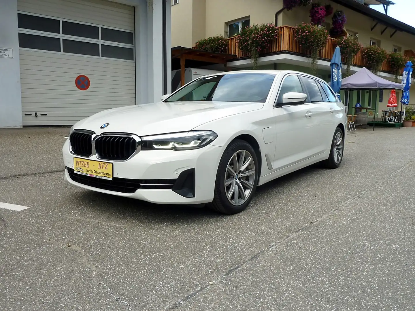 BMW 530 e xDrive Touring Aut. Wit - 2