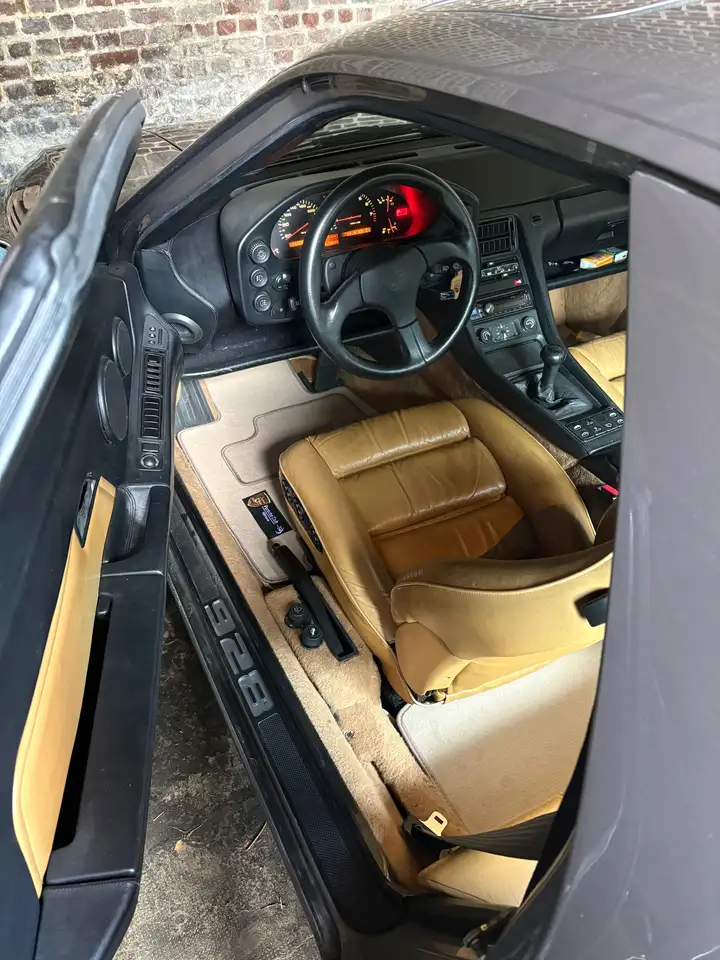 Porsche 928 5.0 GT, foto 4