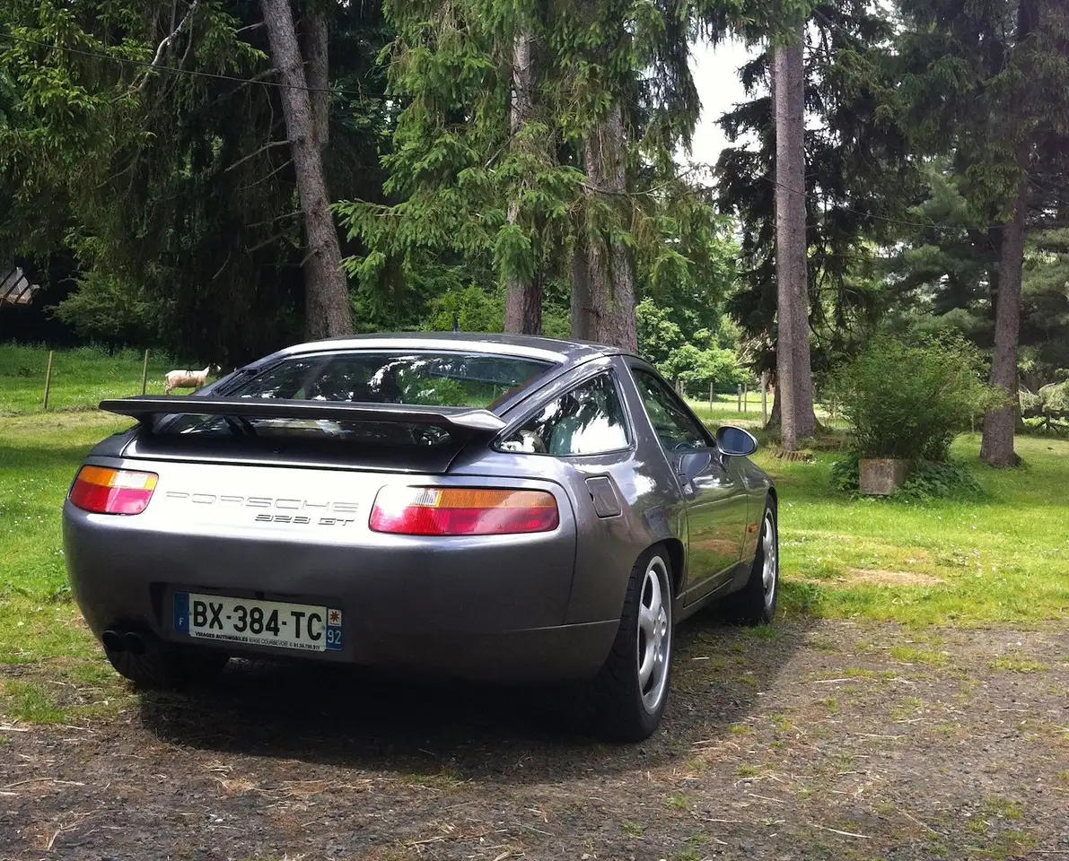 Porsche 928 5.0 GT, foto 2