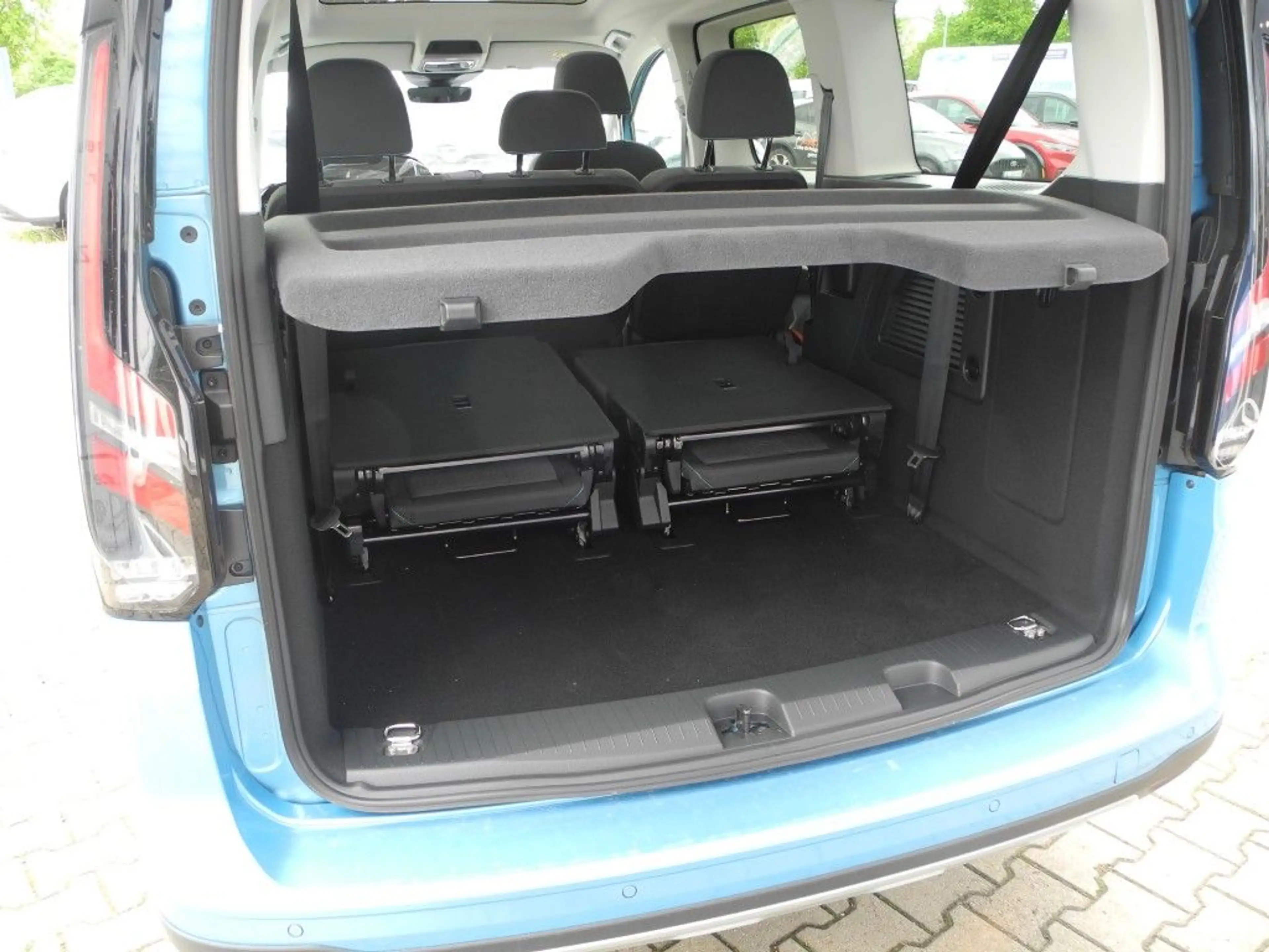 Ford Tourneo Connect 1.5 PHEV Aut. ACTIVE - Sitzh., Panor., Navi, iACC — photo 6