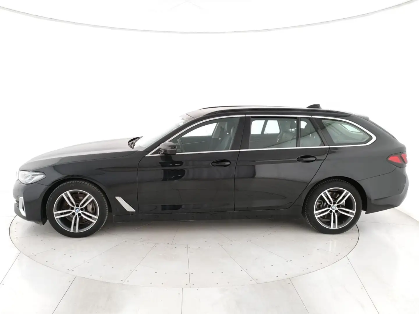 BMW 530 d Touring mhev 48V xdrive Luxury auto Nero - 2