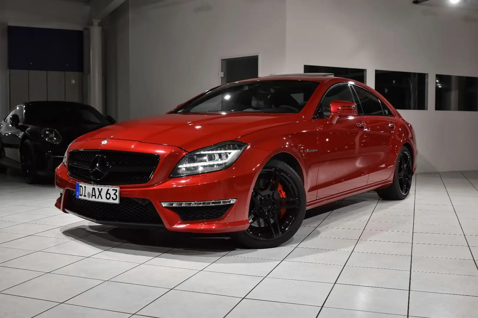 Mercedes-Benz CLS 63 AMG Performance *Designo* Massage* Rot - 1