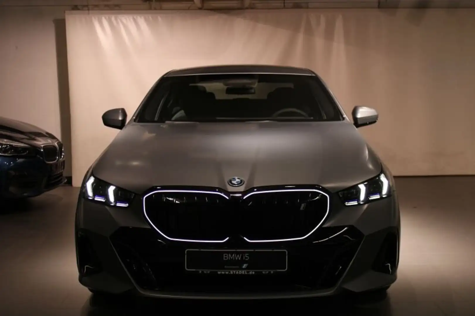 BMW i5 eDrive40 Limousine M Sportpaket - 2