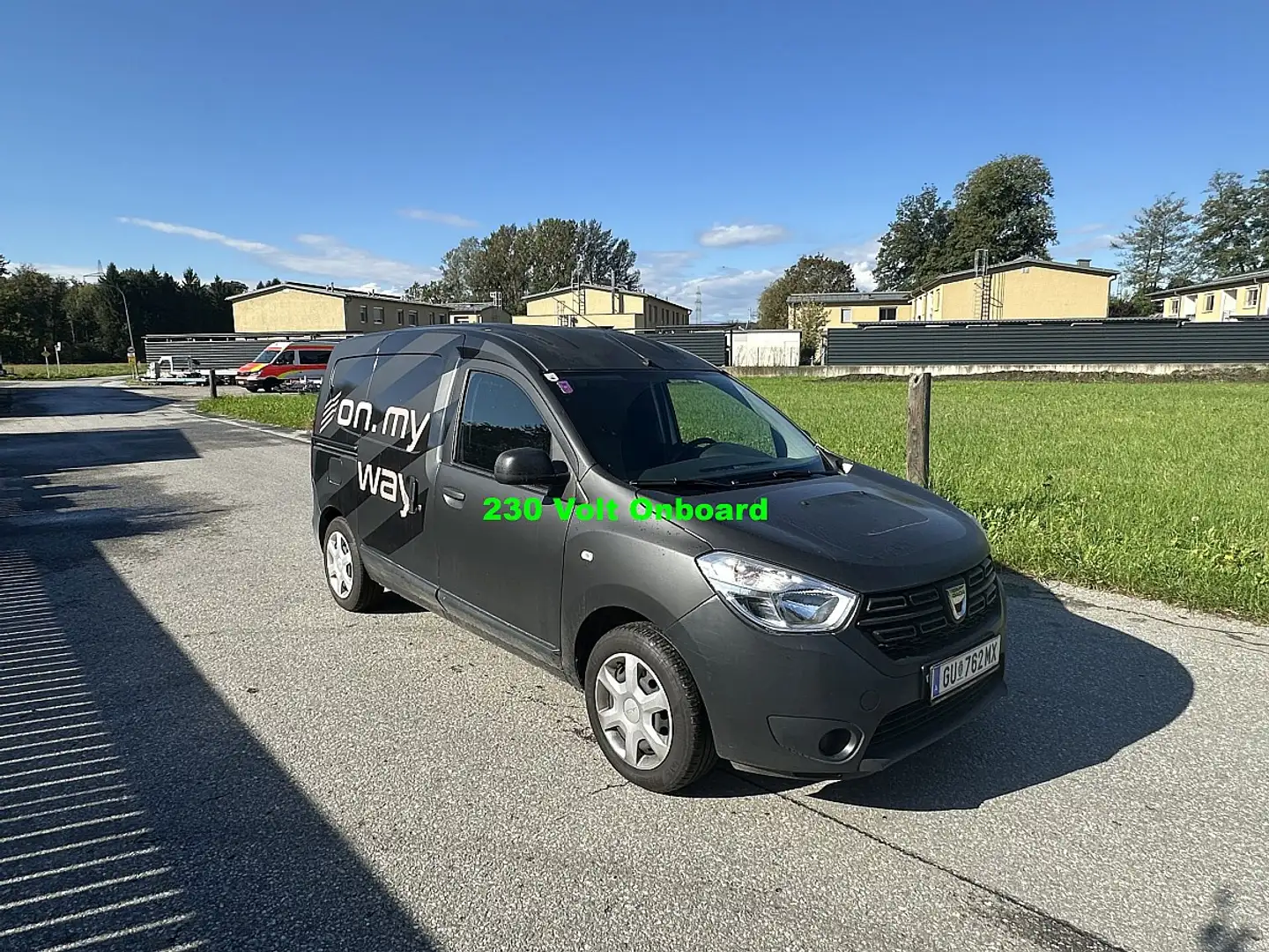 Dacia Dokker Dokker Supr. TCe 100 S&S 230 Volt Onboard u.m. ... Weiß - 2