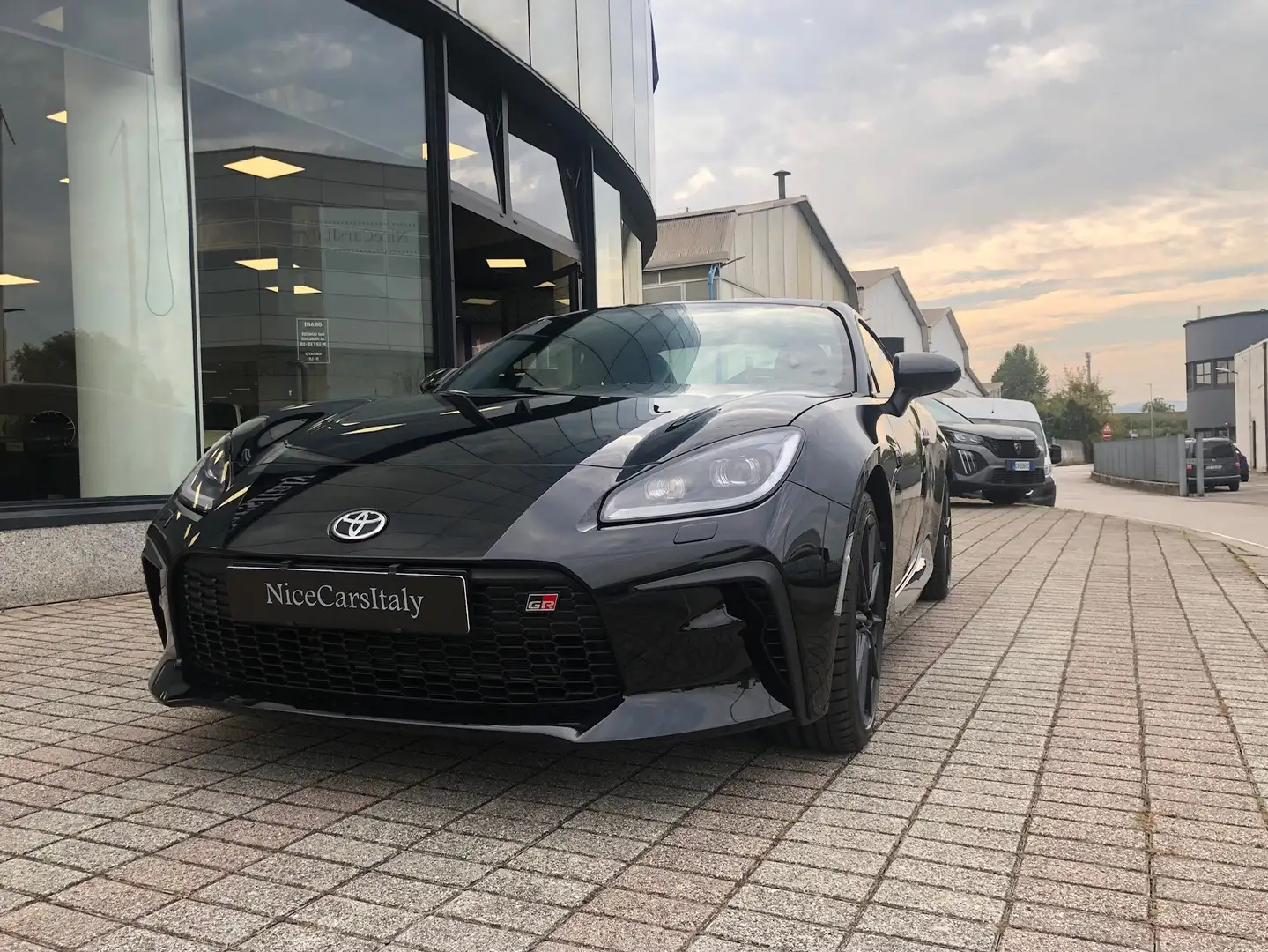 Toyota GR86 IN SEDE 2024 3400 KM AUTO GARANZIA UFFICIALE Nero - 2