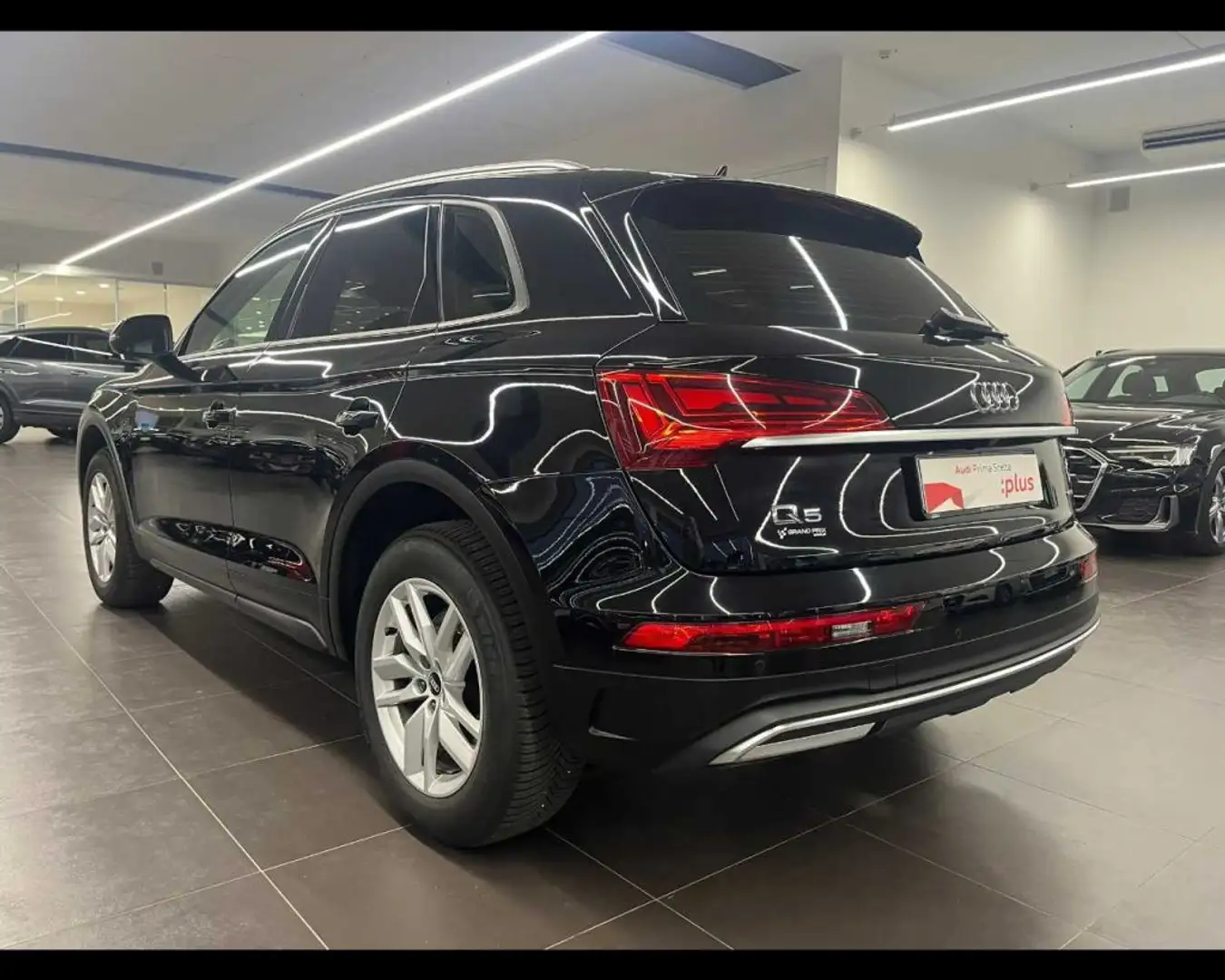 Audi Q5 40 TDI 204 CV quattro S tronic Business Advanced Nero - 2