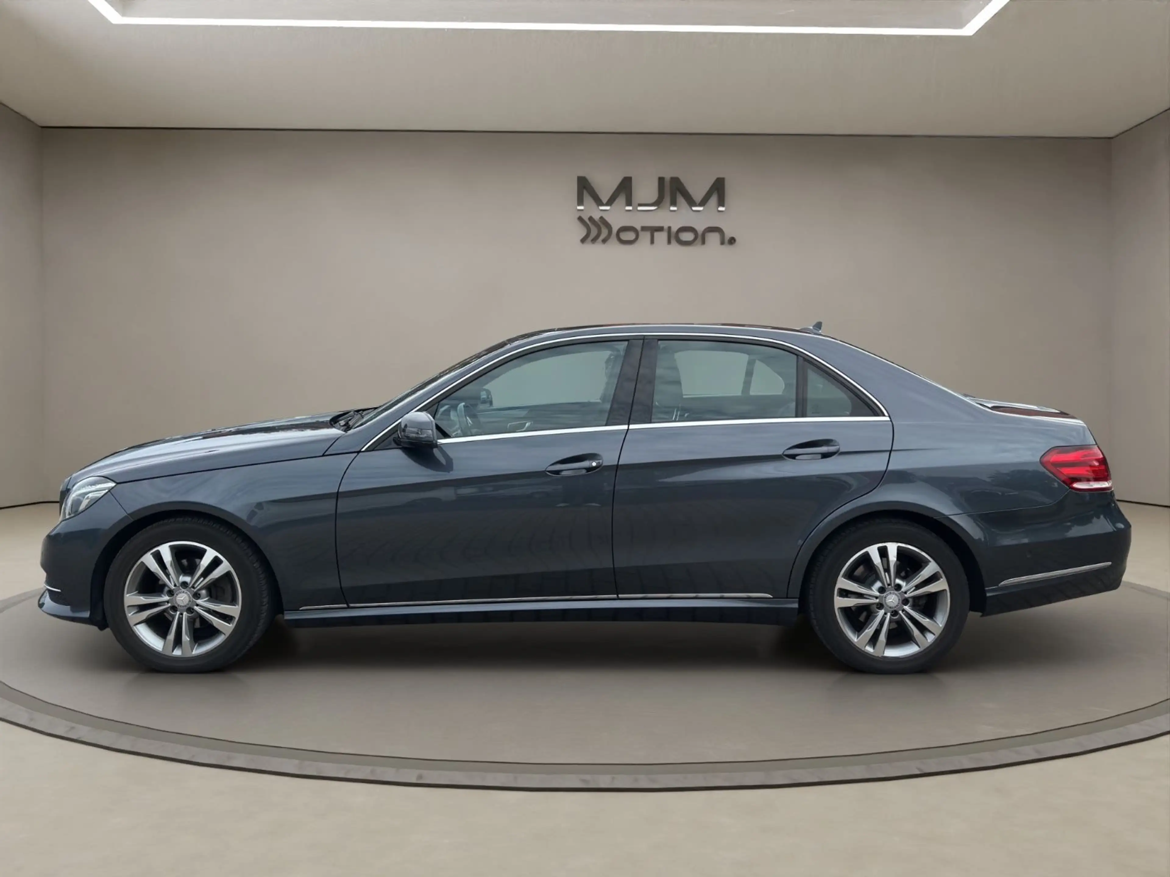 Mercedes-Benz E 220 CDI BlueEfficiency Navi LEDER LED PDC — photo 6