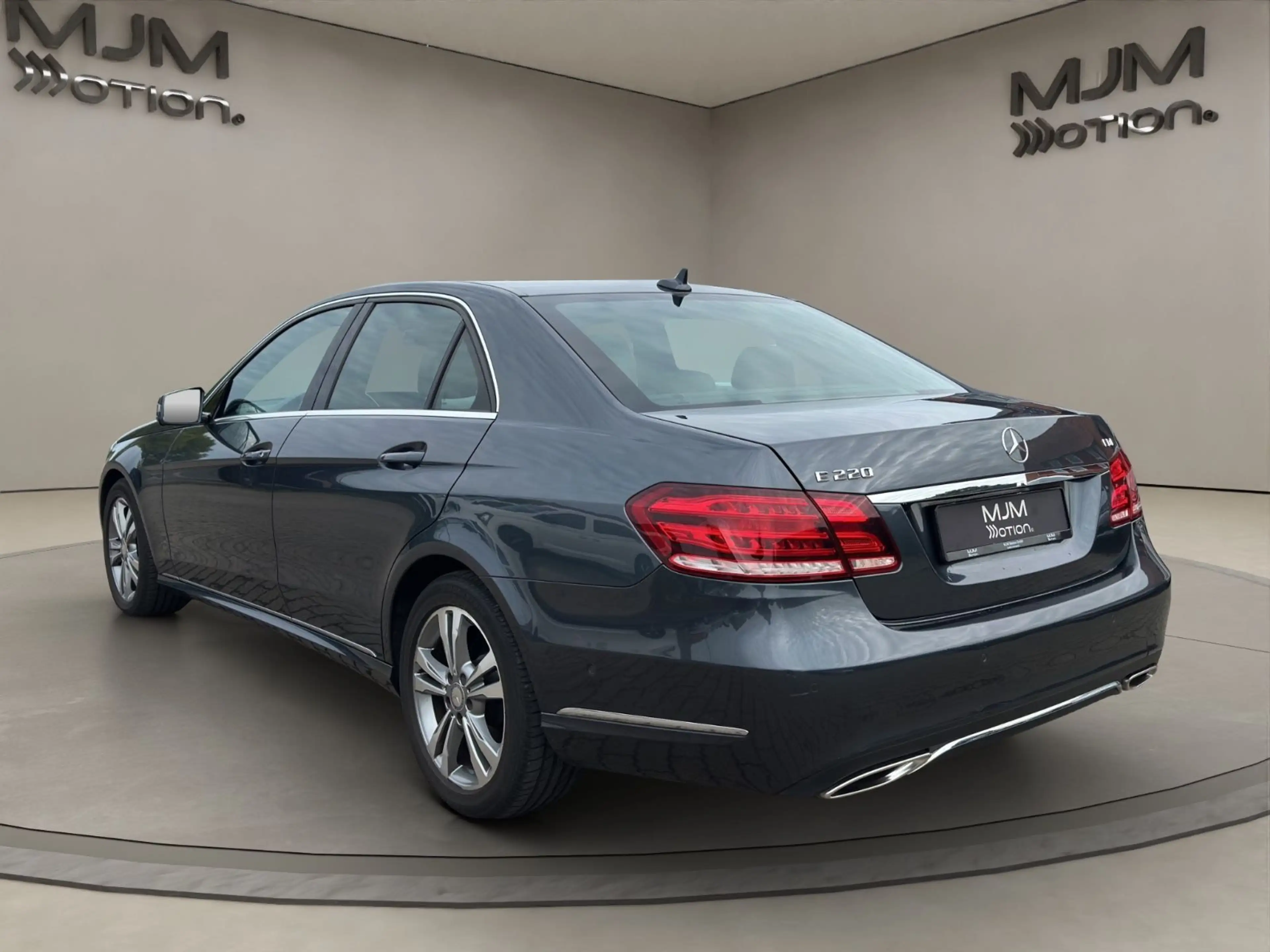 Mercedes-Benz E 220 CDI BlueEfficiency Navi LEDER LED PDC — photo 5