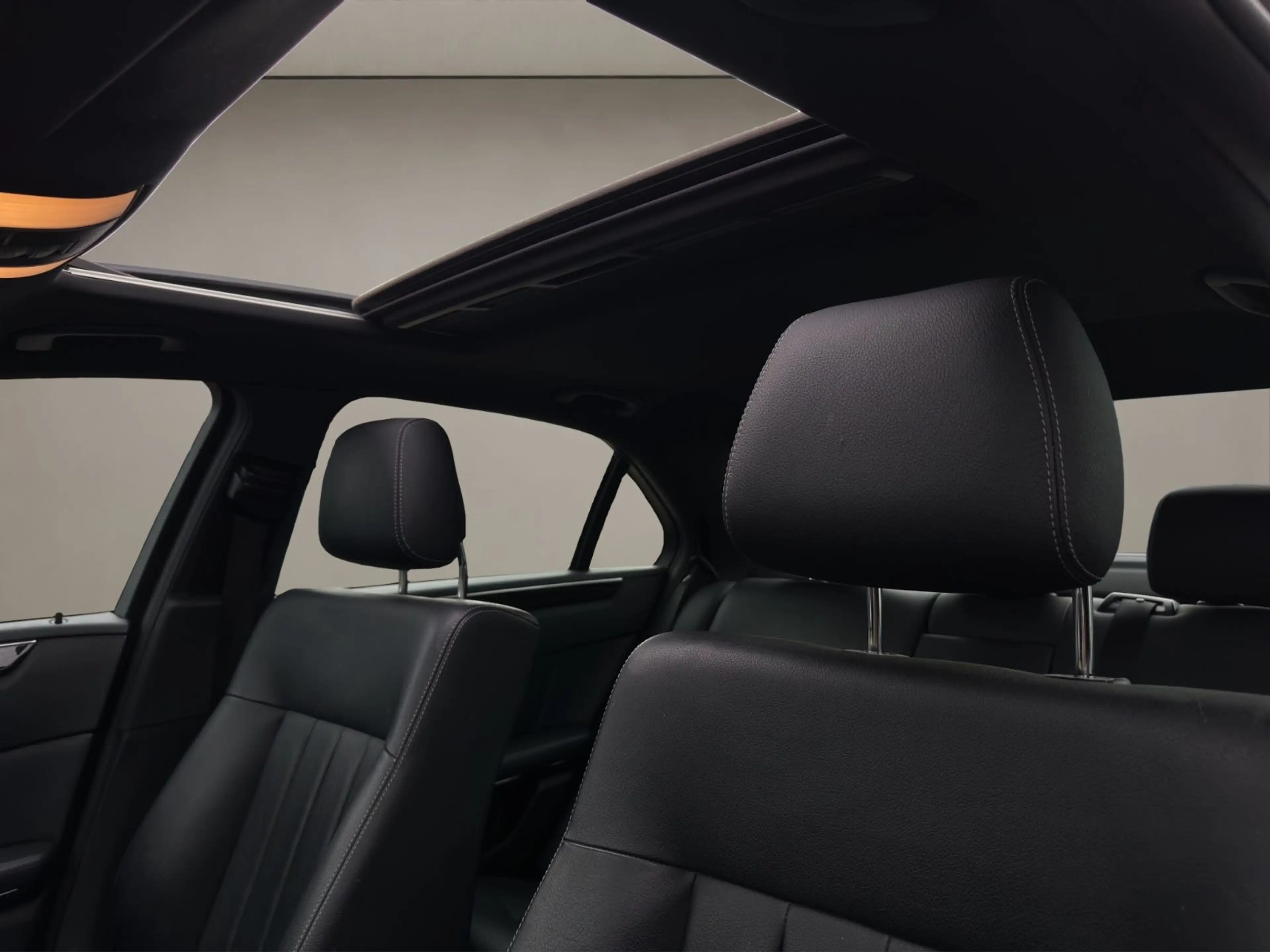 Mercedes-Benz E 220 CDI BlueEfficiency Navi LEDER LED PDC — photo 14