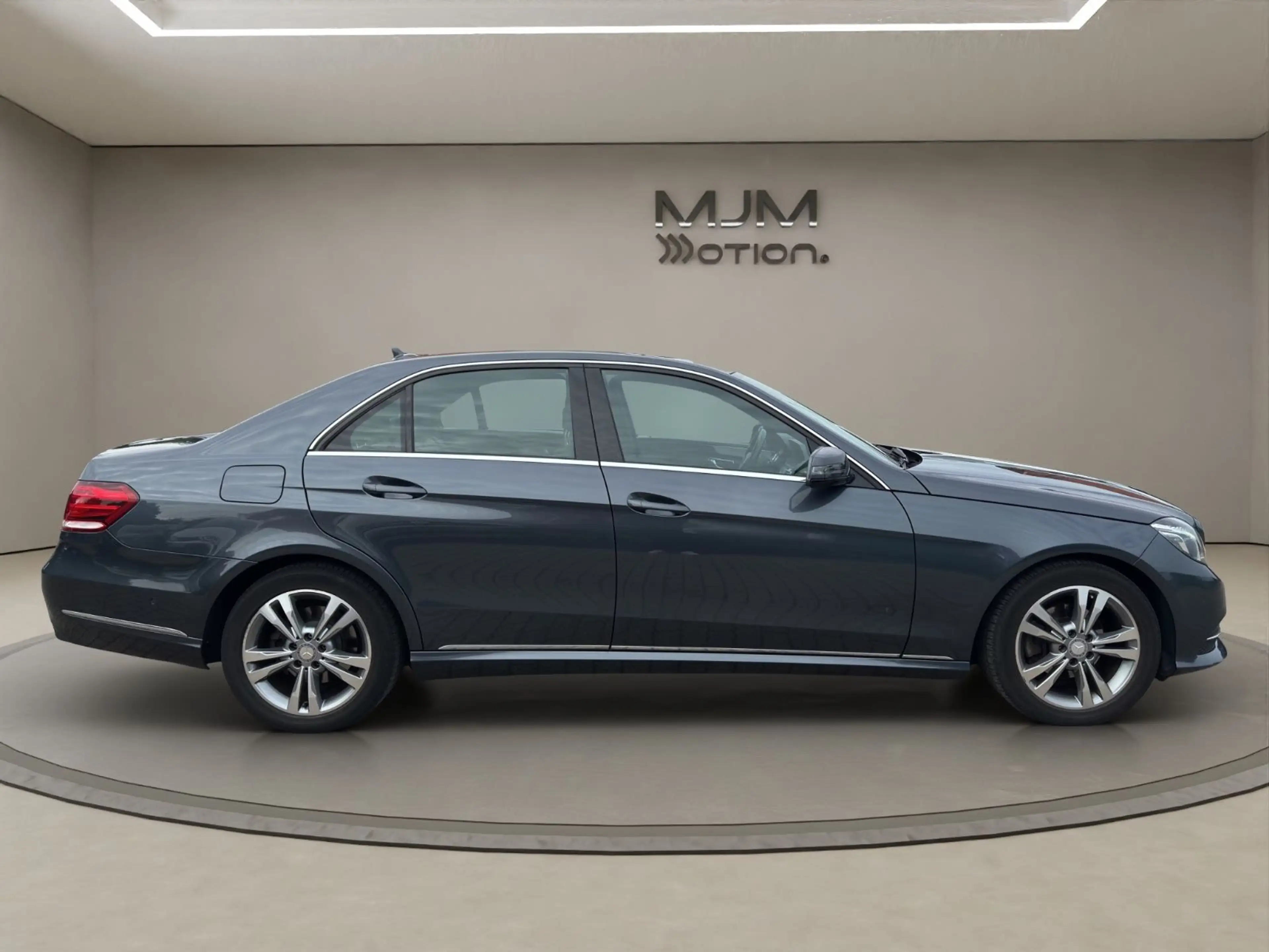 Mercedes-Benz E 220 CDI BlueEfficiency Navi LEDER LED PDC — photo 7