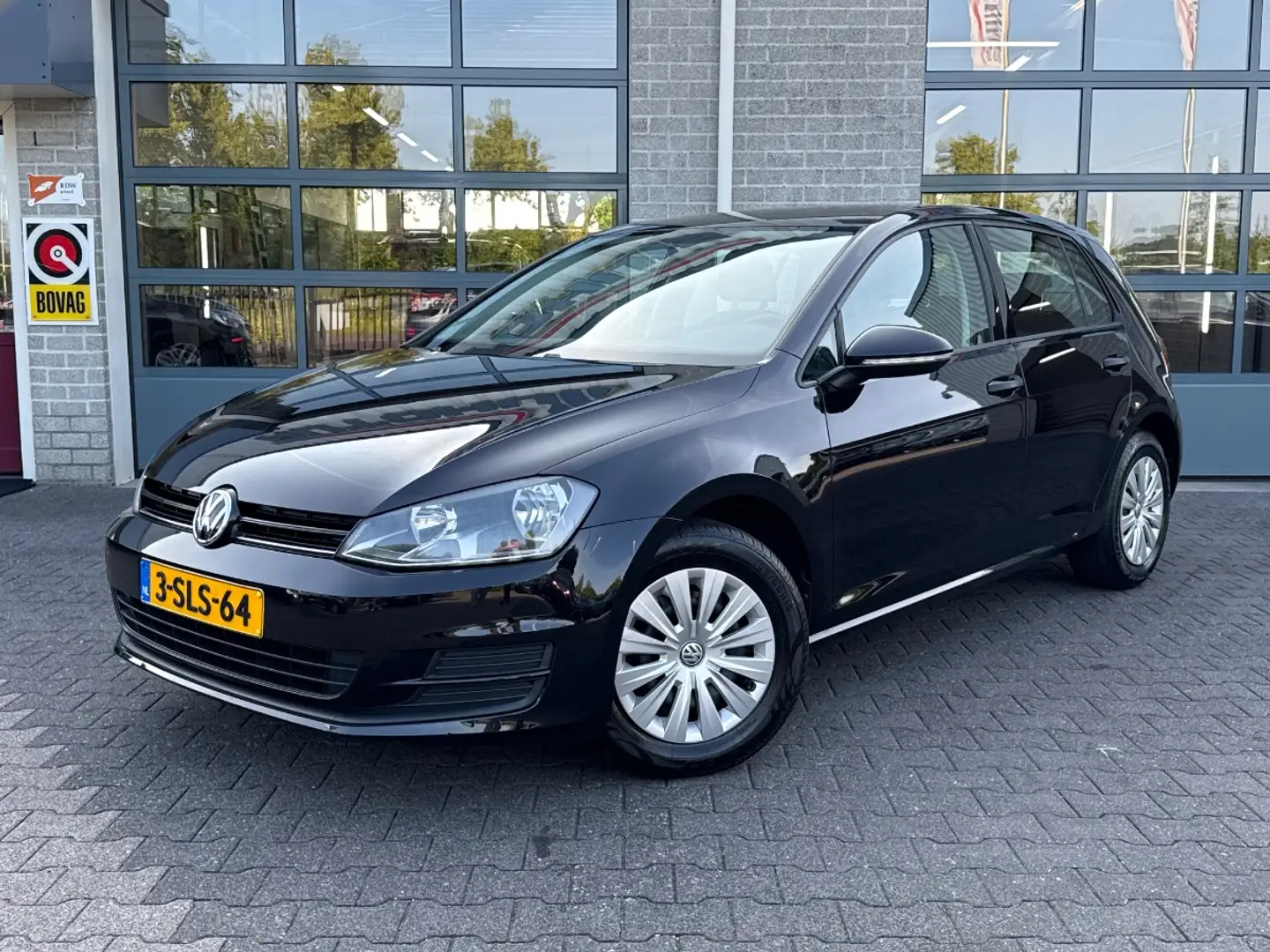 Volkswagen Golf 1.2 TSI Trendline | AIRCO | NL AUTO | Zwart - 1