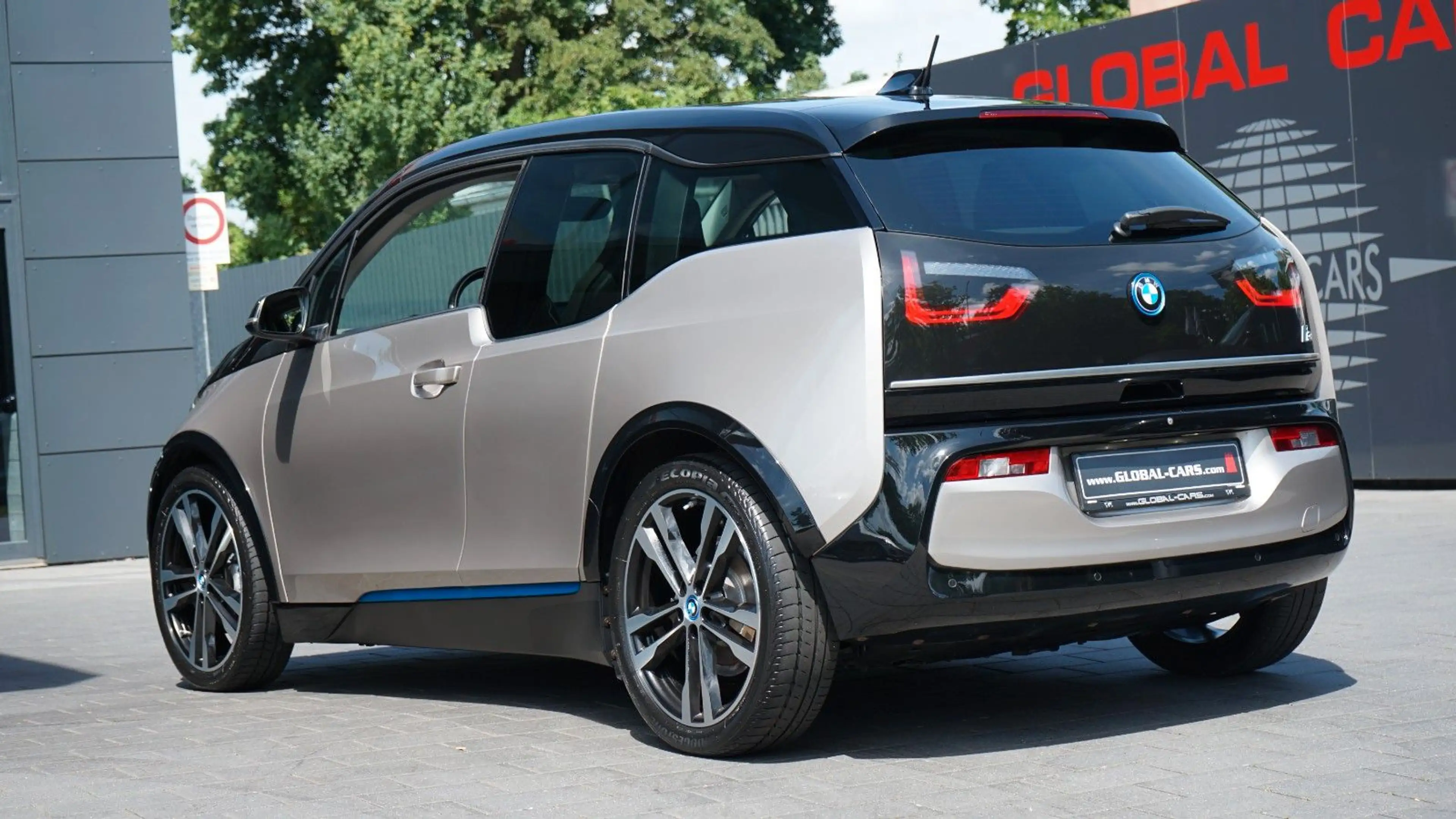 BMW i3 120AH SPORT PAKET*TWO TONE*LEDER TRUFFLE*20" — photo 2